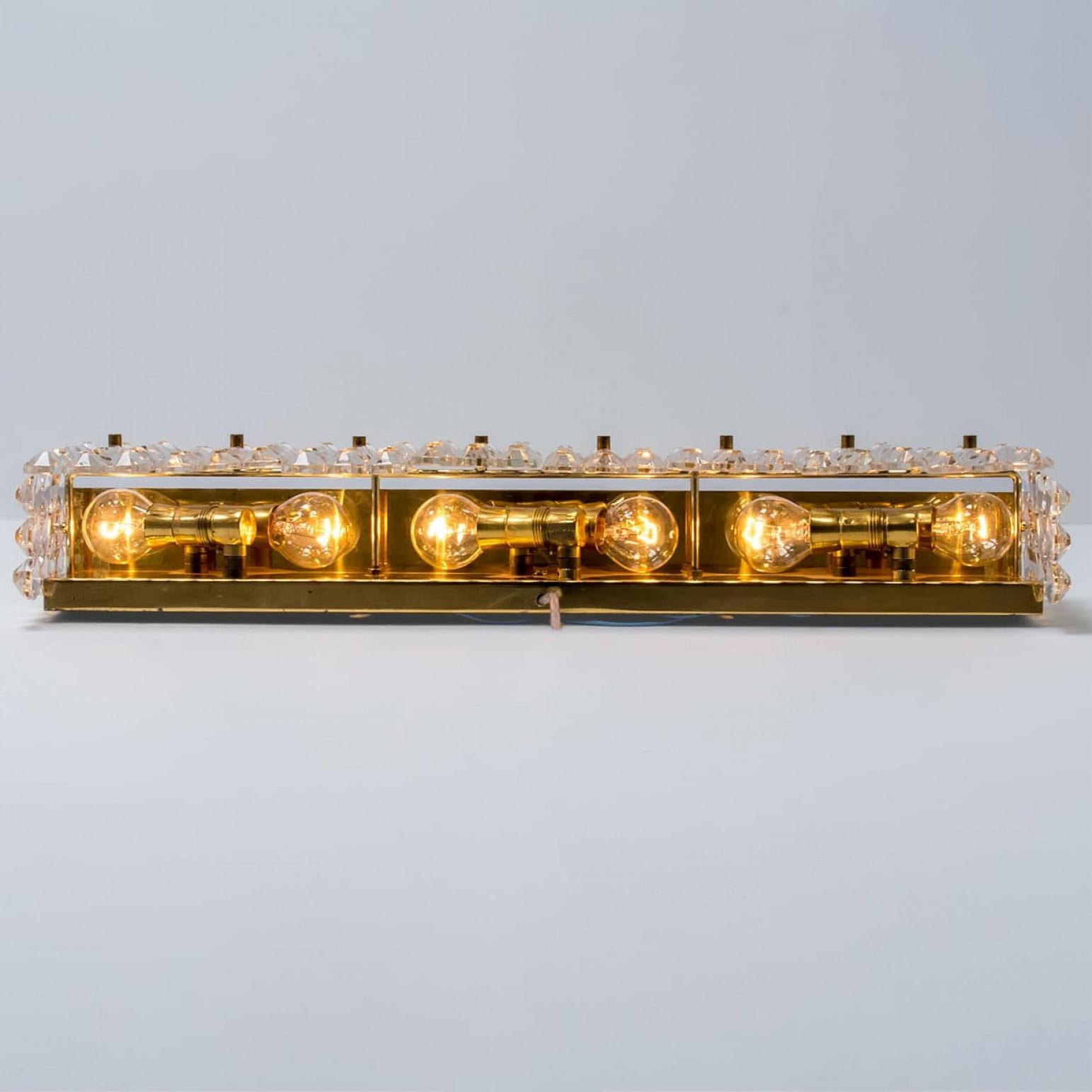 Aplique grande de cristal y latón de Kinkeldey, década de 1970 en venta 2