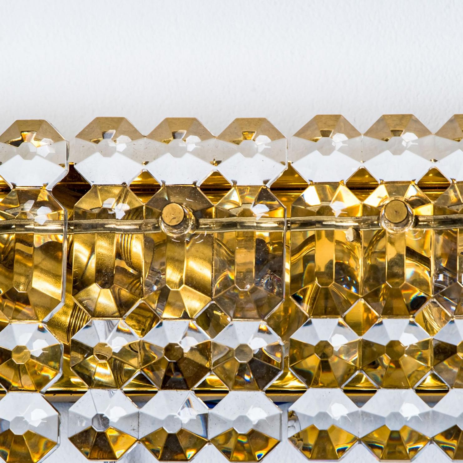 Aplique grande de cristal y latón de Kinkeldey, década de 1970 Moderno de mediados de siglo en venta