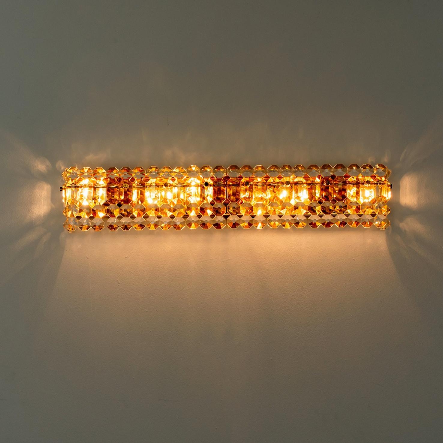 20th Century Large W (23.6