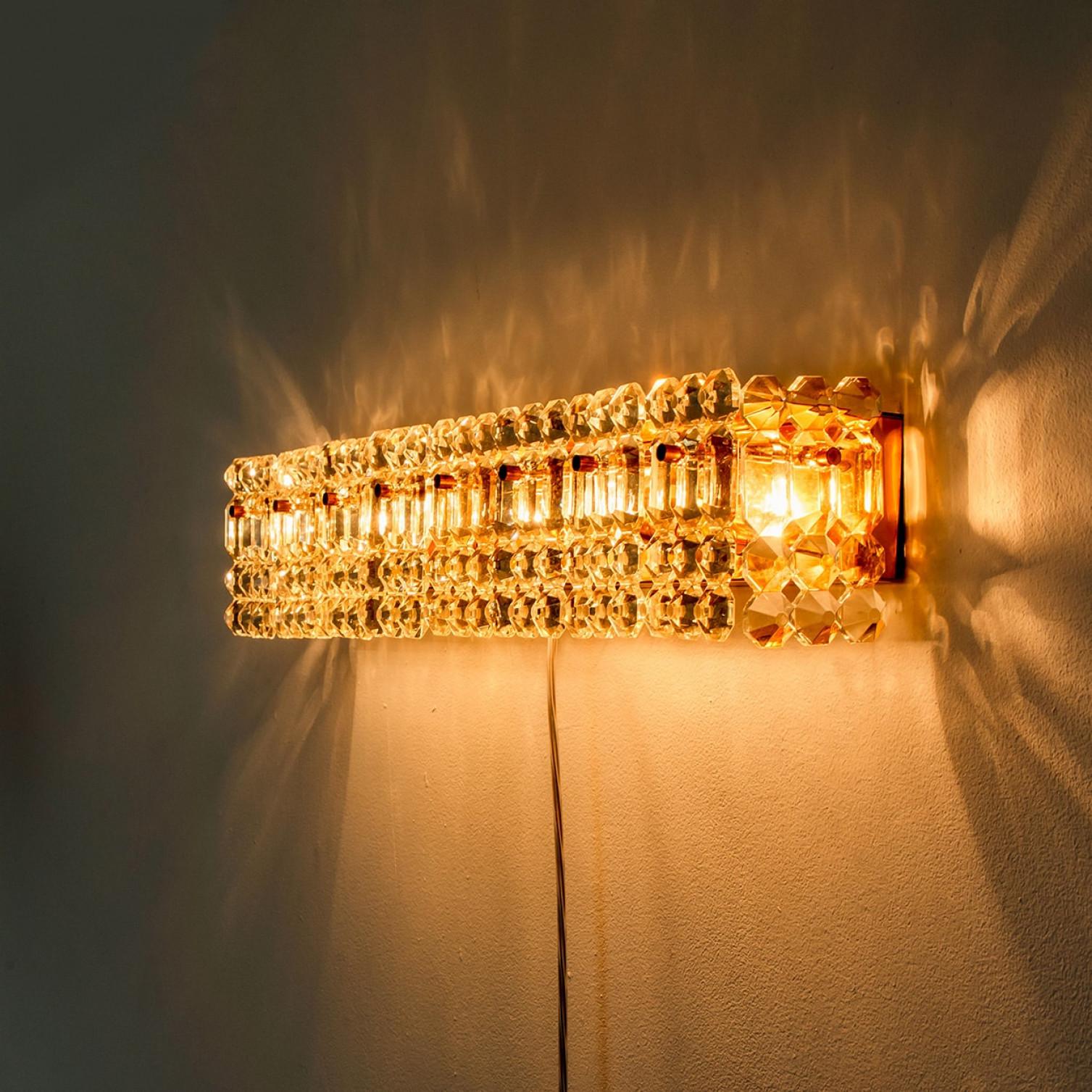 Aplique grande de cristal y latón de Kinkeldey, década de 1970 Cristal en venta