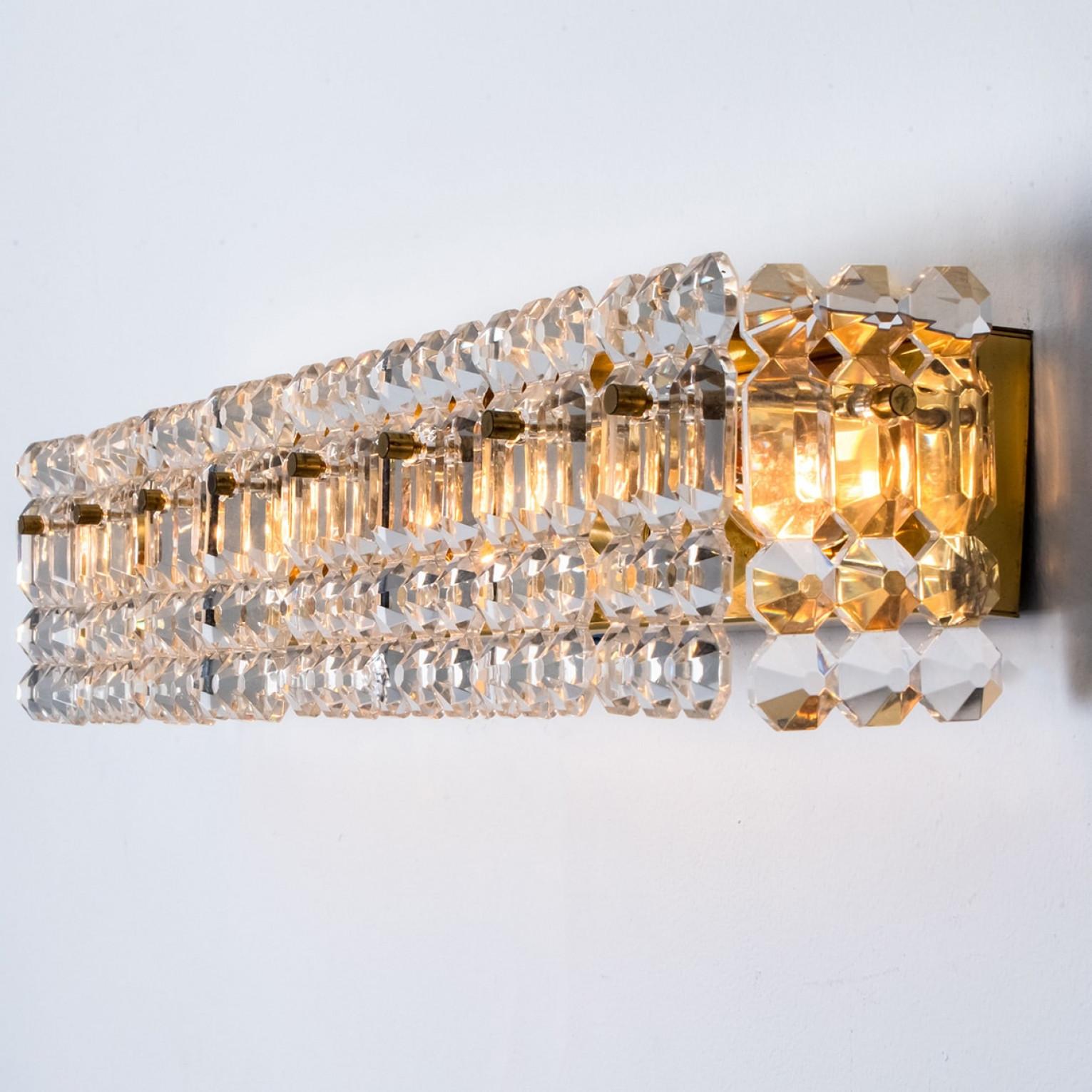 Aplique grande de cristal y latón de Kinkeldey, década de 1970 en venta 1