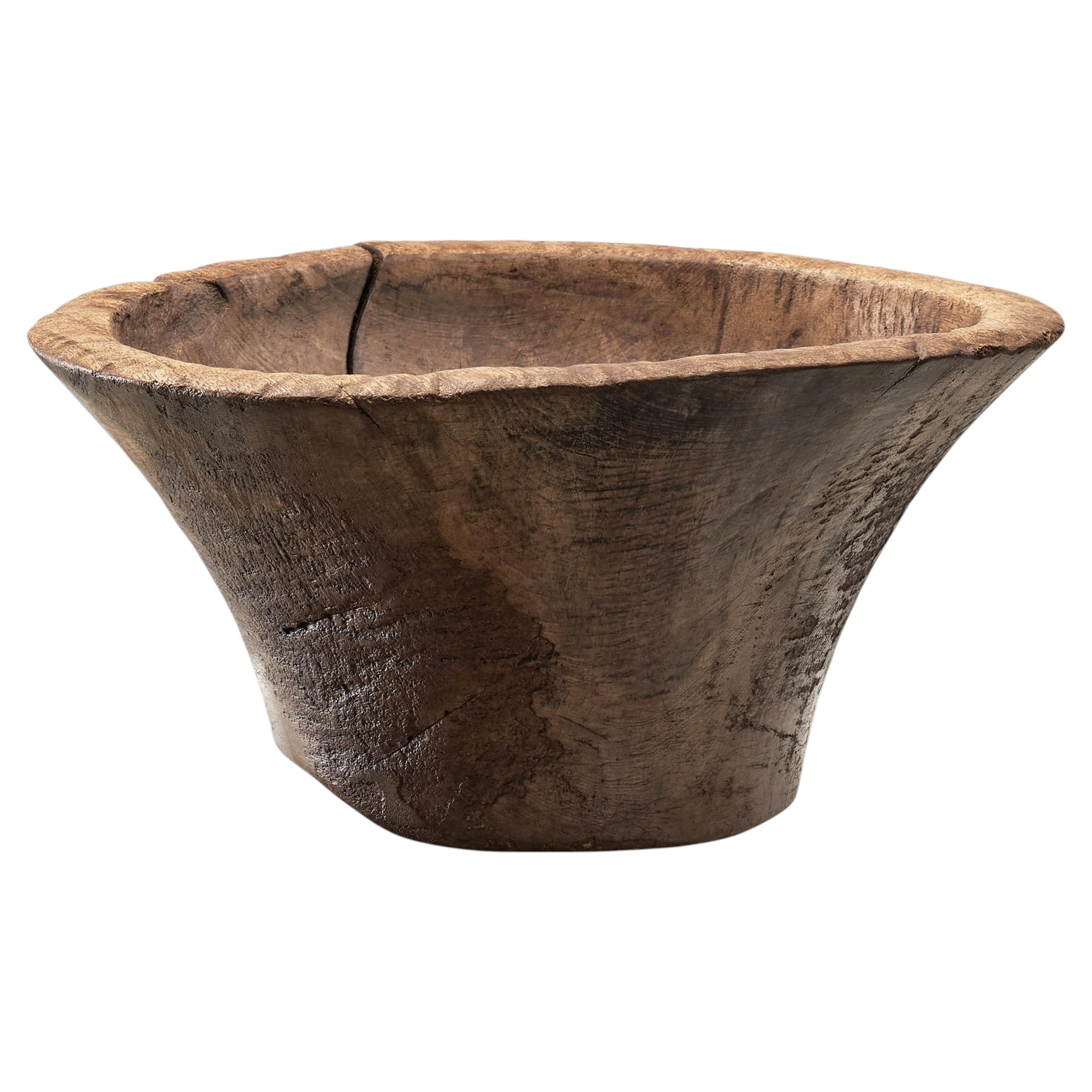 Grande ciotola in legno Wabi Sabi, Indonesia, inizio XIX secolo