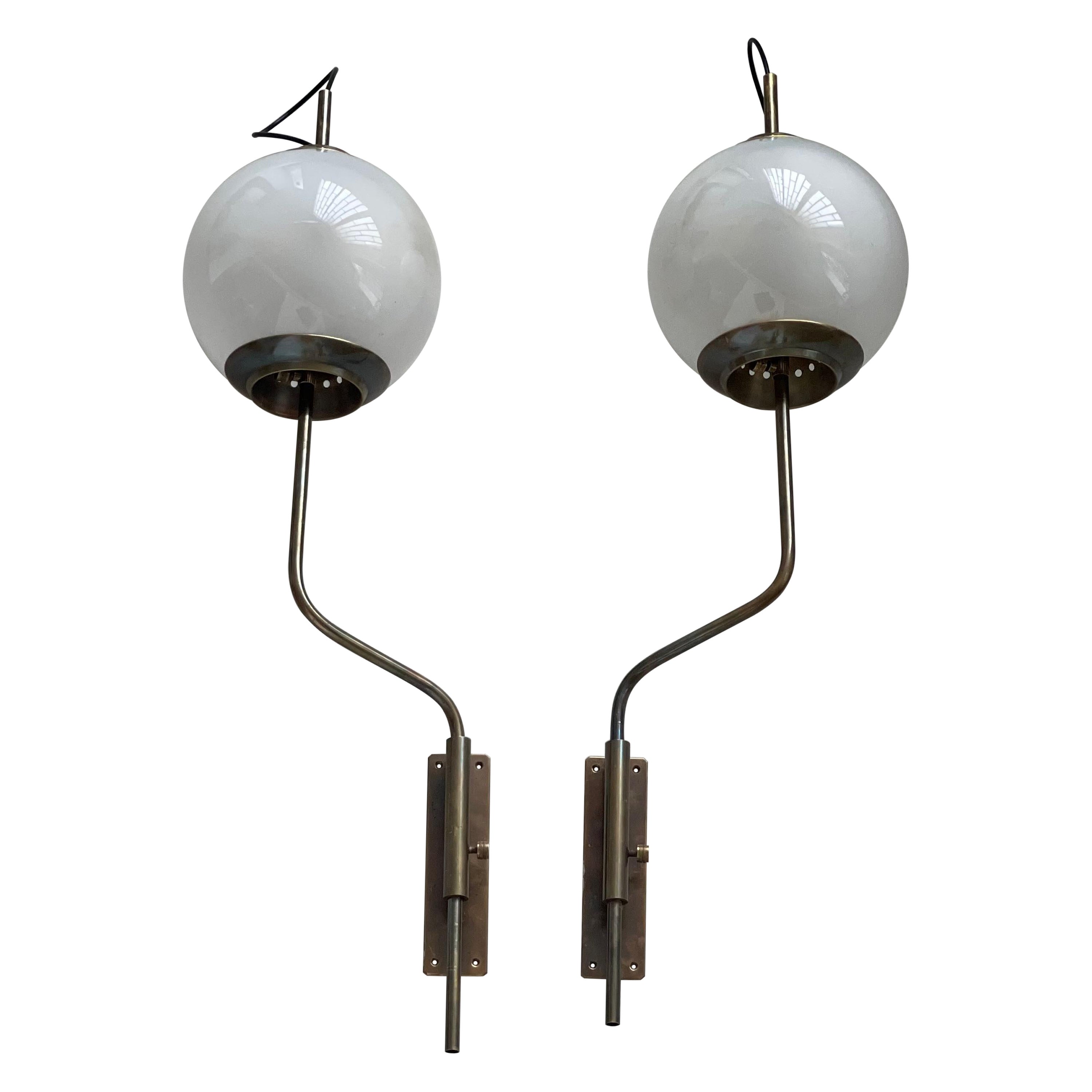 Grande applique da parete in ottone e vetro di Azucena, metà del secolo scorso. in vendita