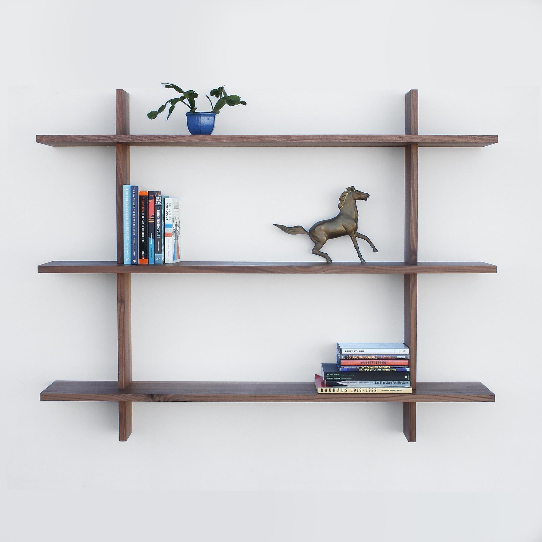 Nordamericano Large Wall Hanging Shelving Unit in Solid Walnut by Elliott Marks in vendita