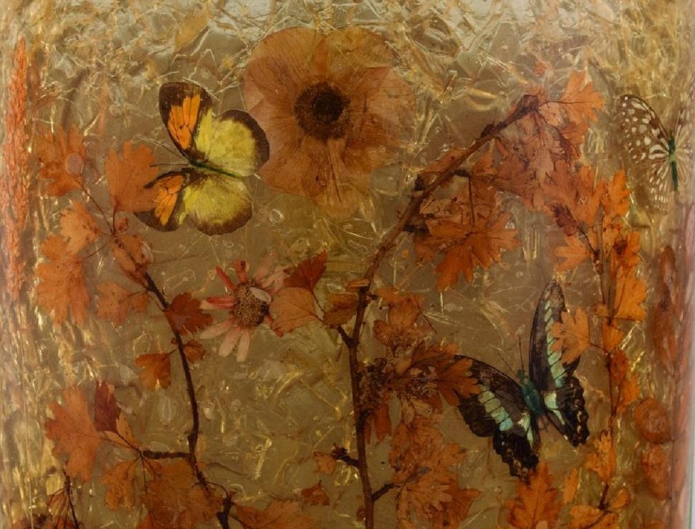 Large Wall Lamp in Curved Art Glass with Hand-Painted Butterflies and Foliage In Excellent Condition For Sale In Copenhagen, DK