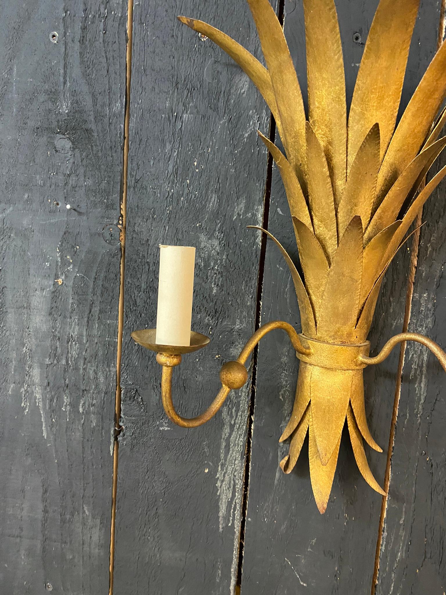 Gilt Large Wall Lamp in Gilded Metal, circa 1950 For Sale