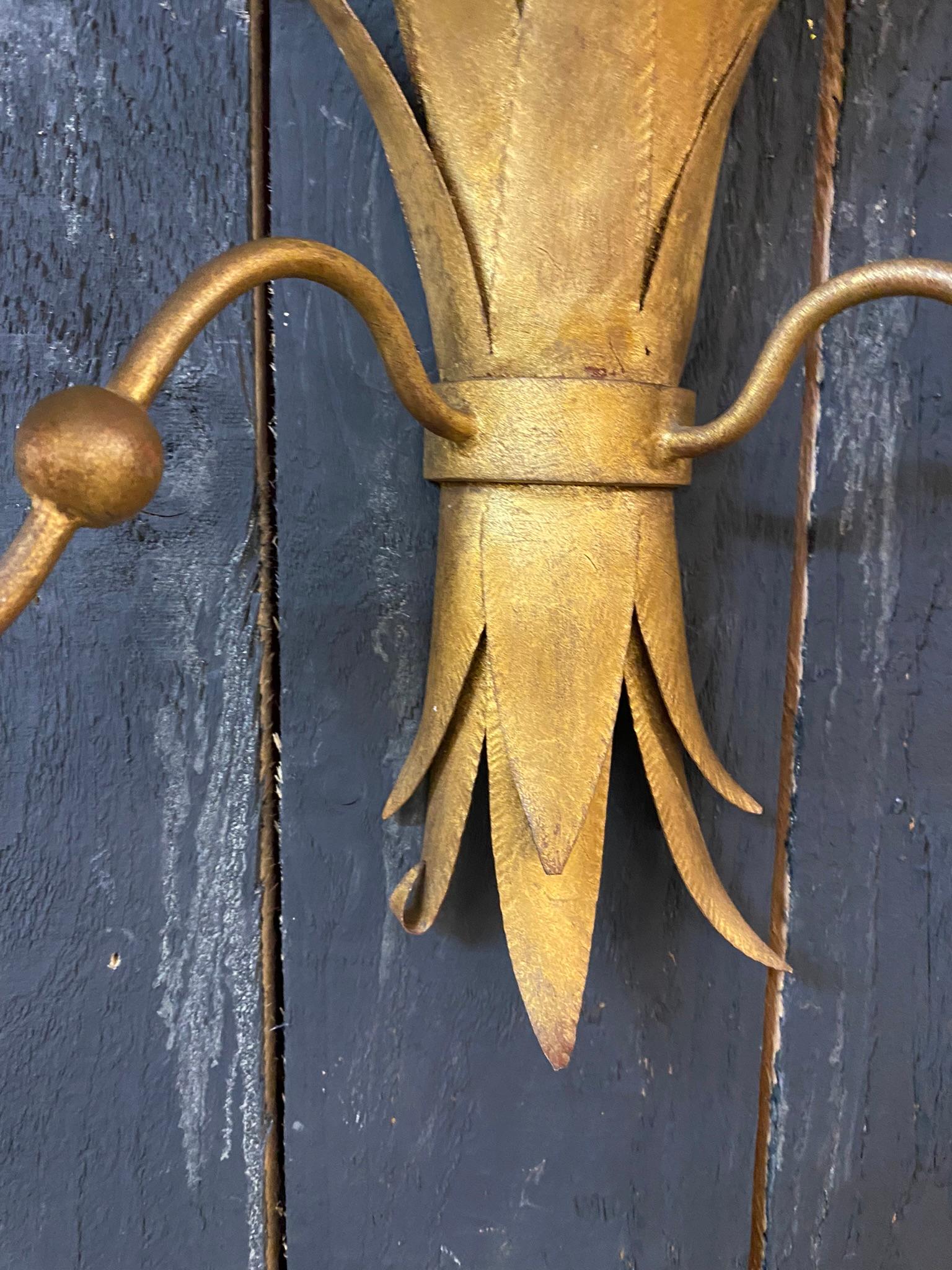 Large Wall Lamp in Gilded Metal, circa 1950 For Sale 2
