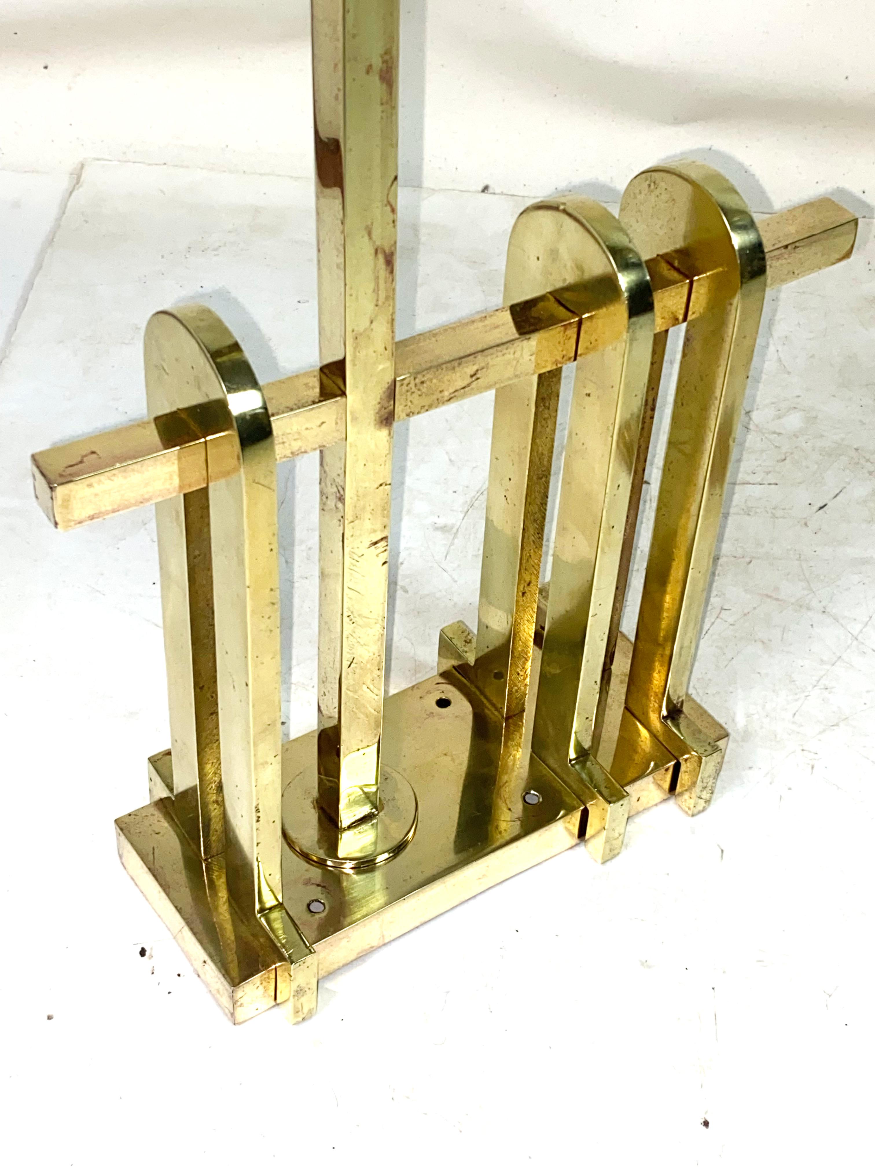 Apliques grandes, art nouveau geométrico, 1915ca Latón en venta