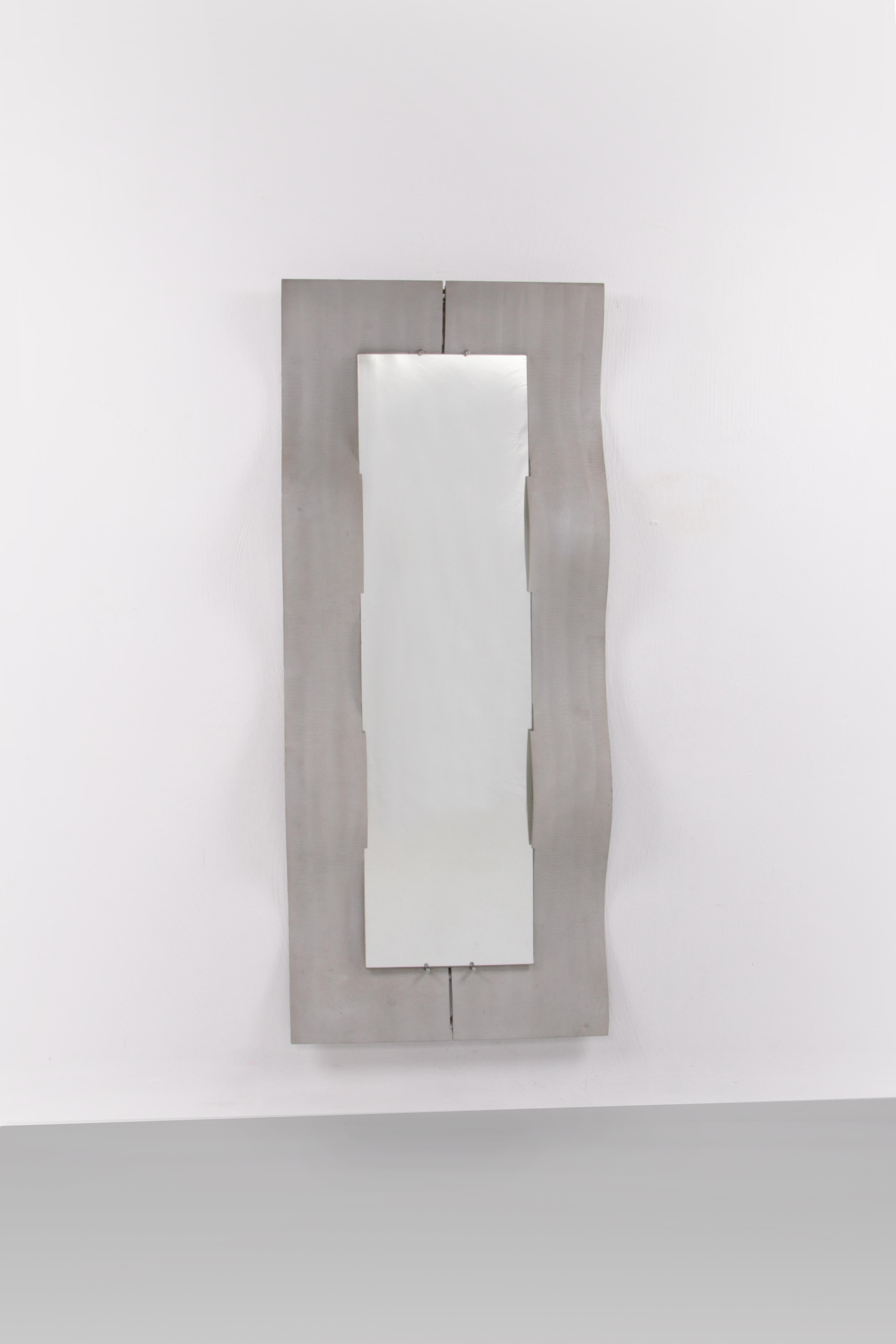 Large wall mirror design by Lorenzo Burchiellaro 1970, Italy


Large wall mirror design by Lorenzo Burchiellaro 1970, Italy.

Studio Burchiellaro Padova, mirror in etched aluminum, Italy 1970s Elongated mirror in etched and cast aluminum High