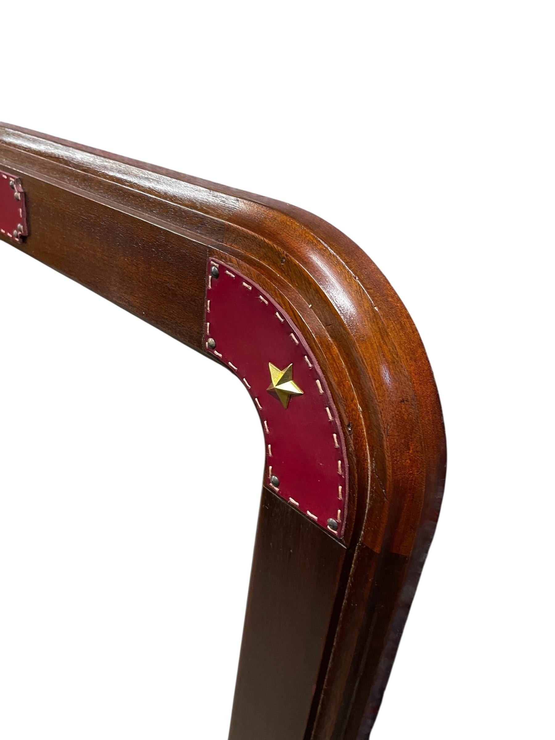 Large wall mirror with stitched leather by Jacques Adnet en vente 6