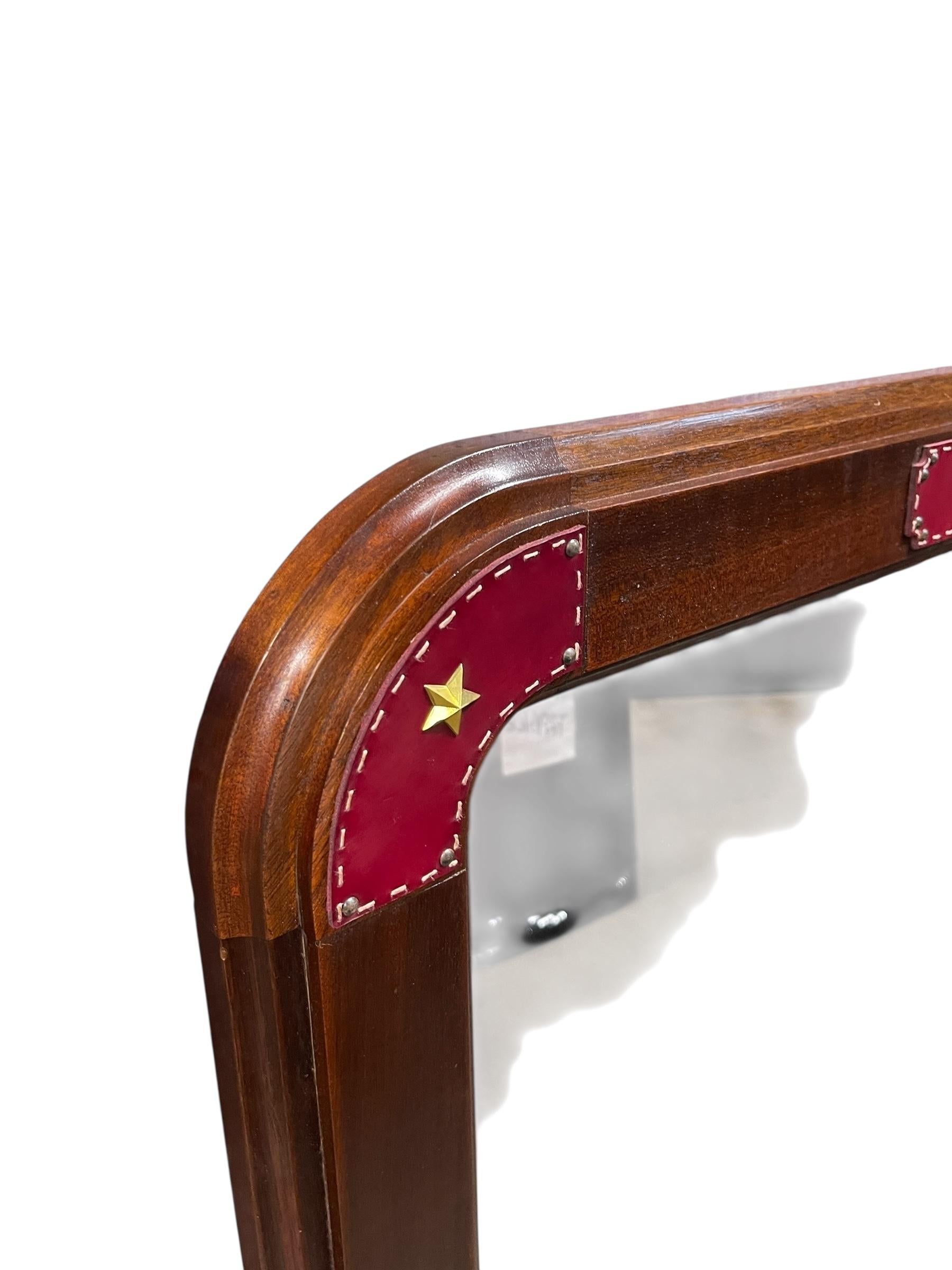 Large wall mirror with stitched leather by Jacques Adnet en vente 2