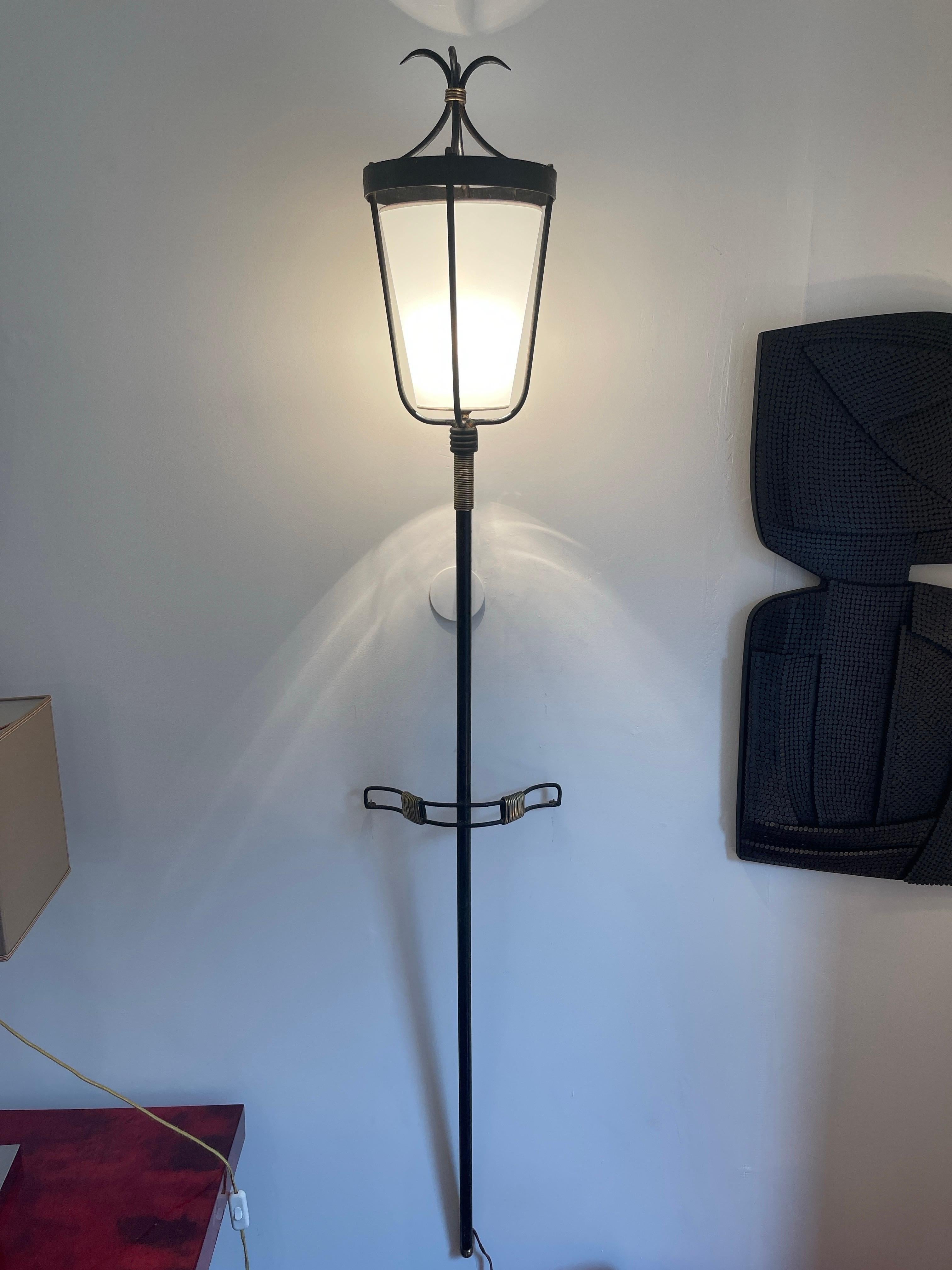 Grandi appliques Torchères di Jacques Adnet, circa 1950. In condizioni buone in vendita a SAINT-OUEN-SUR-SEINE, FR