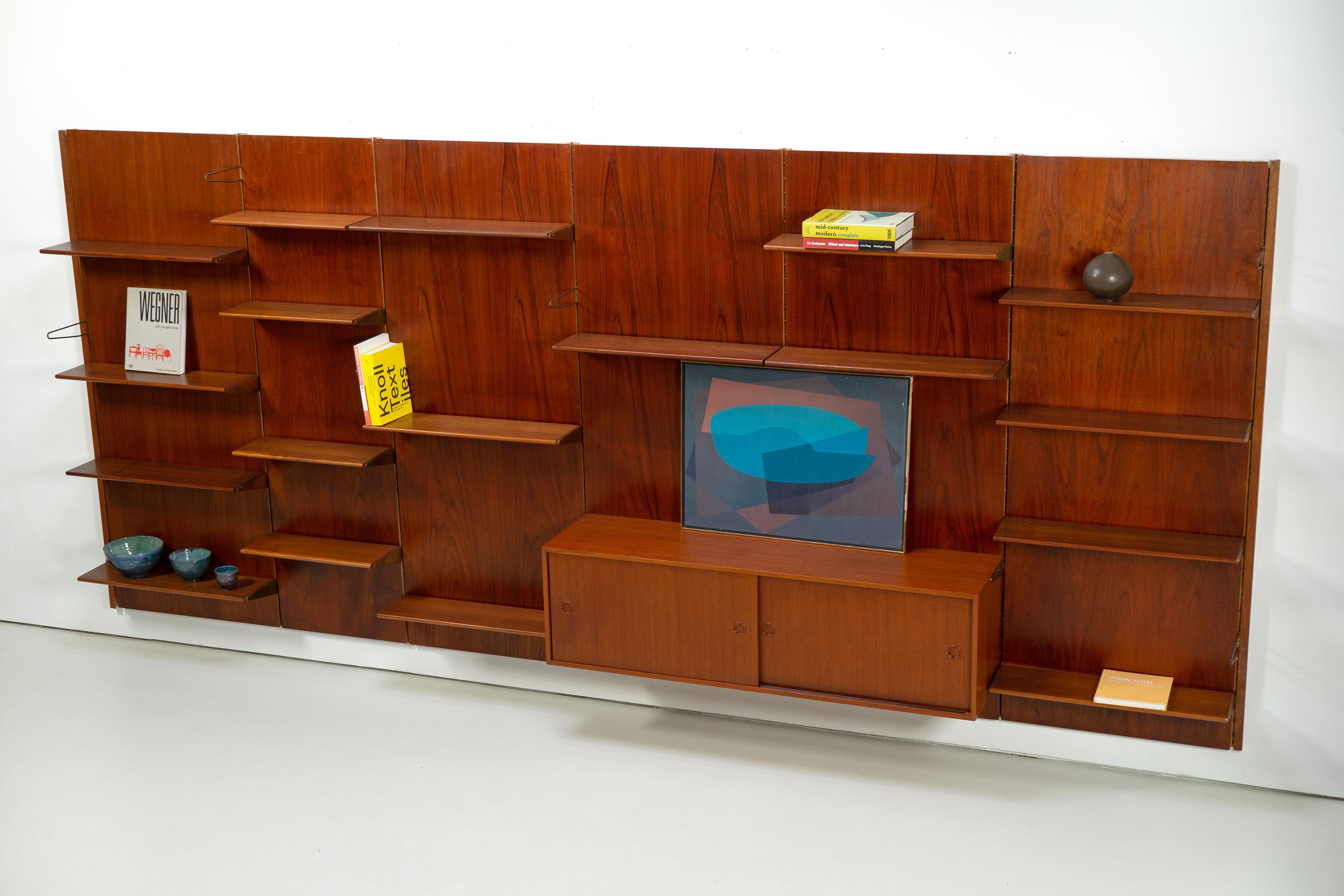 Large Wall Unit / Bookcase by Finn Juhl BO71 for Bovirke, Denmark, Teak Brass 3
