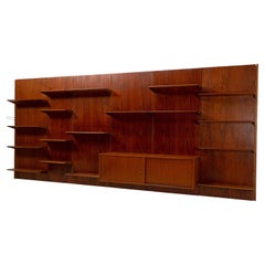 Großer Wandschrank / Bücherregal von Finn Juhl BO71 für Bovirke, Dänemark, Teakholz Messing