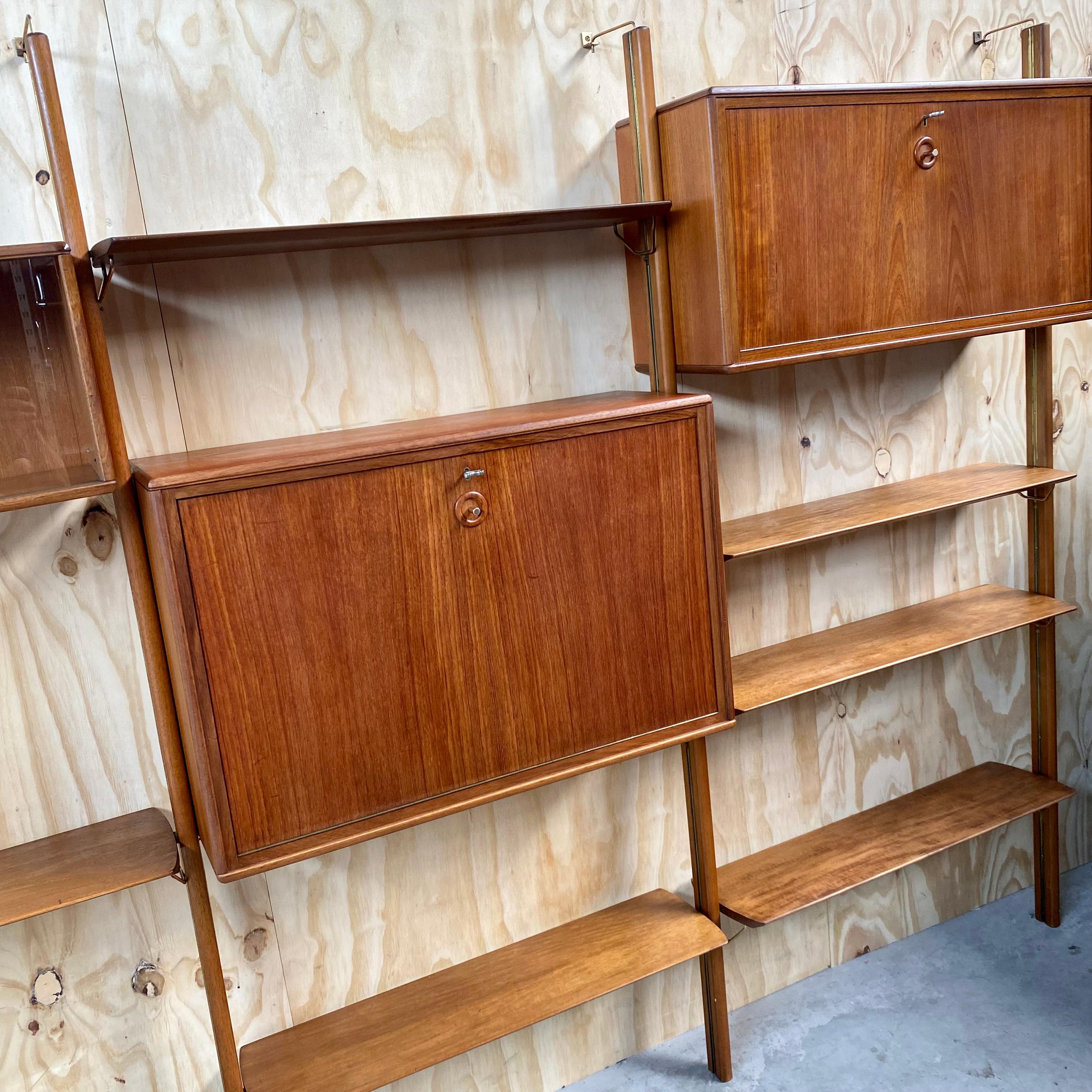 Mid-20th Century Large Teak Wall Unit Bookcase by William Watting for Fristho Netherlands 1950