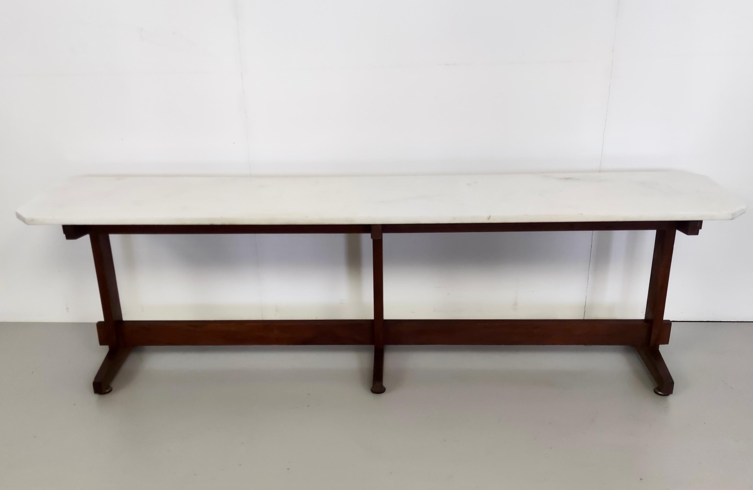 Mid-Century Modern Large Walnut and Carrara Marble Bench in the style of Franco Albini, Italy