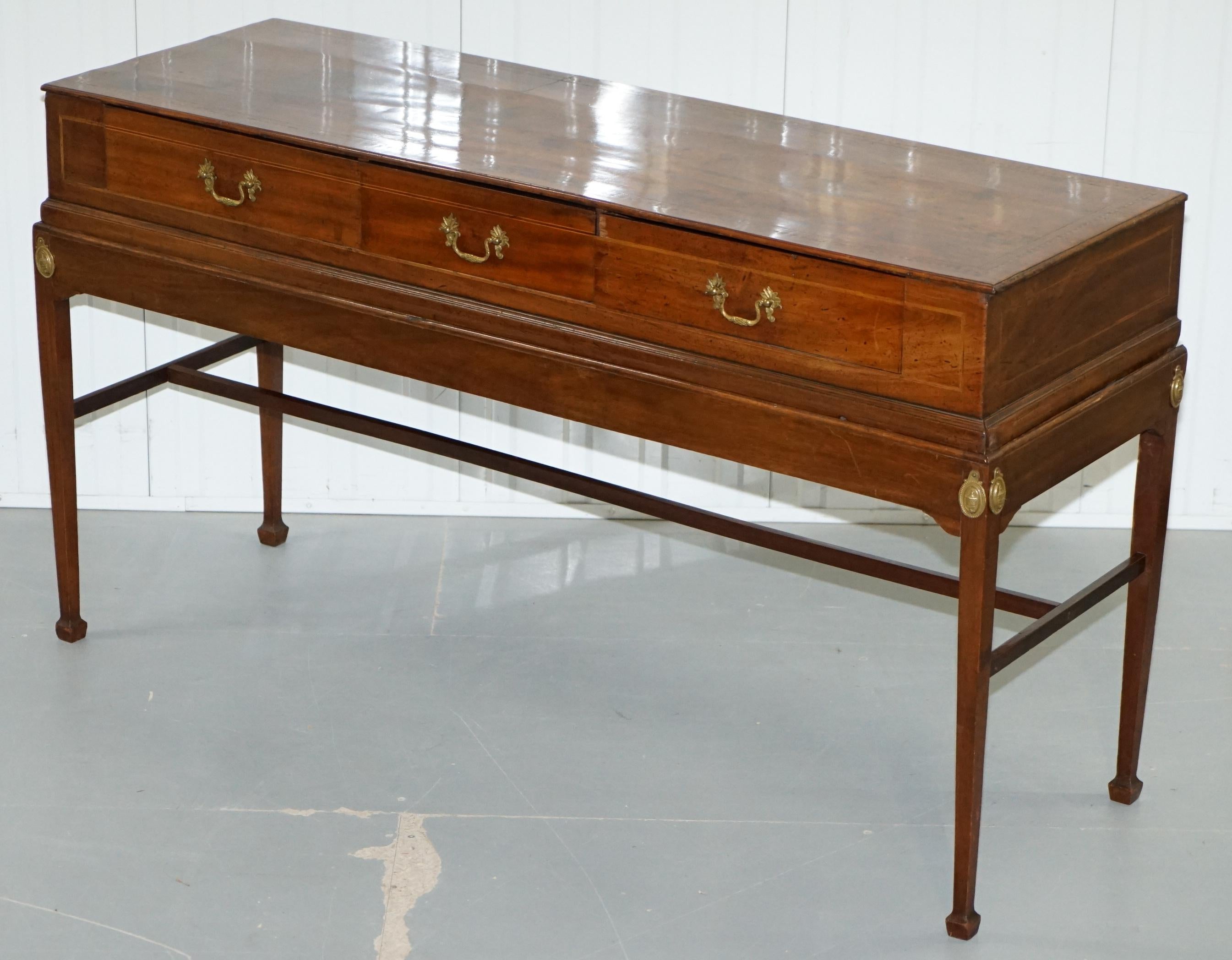 We are delighted to offer for sale is this large Georgian sideboard drawers on elegant stand 200 plus years old

A good looking and well-made piece, the top removes from the base and is very nice, the legs are log with spade feet, the top is