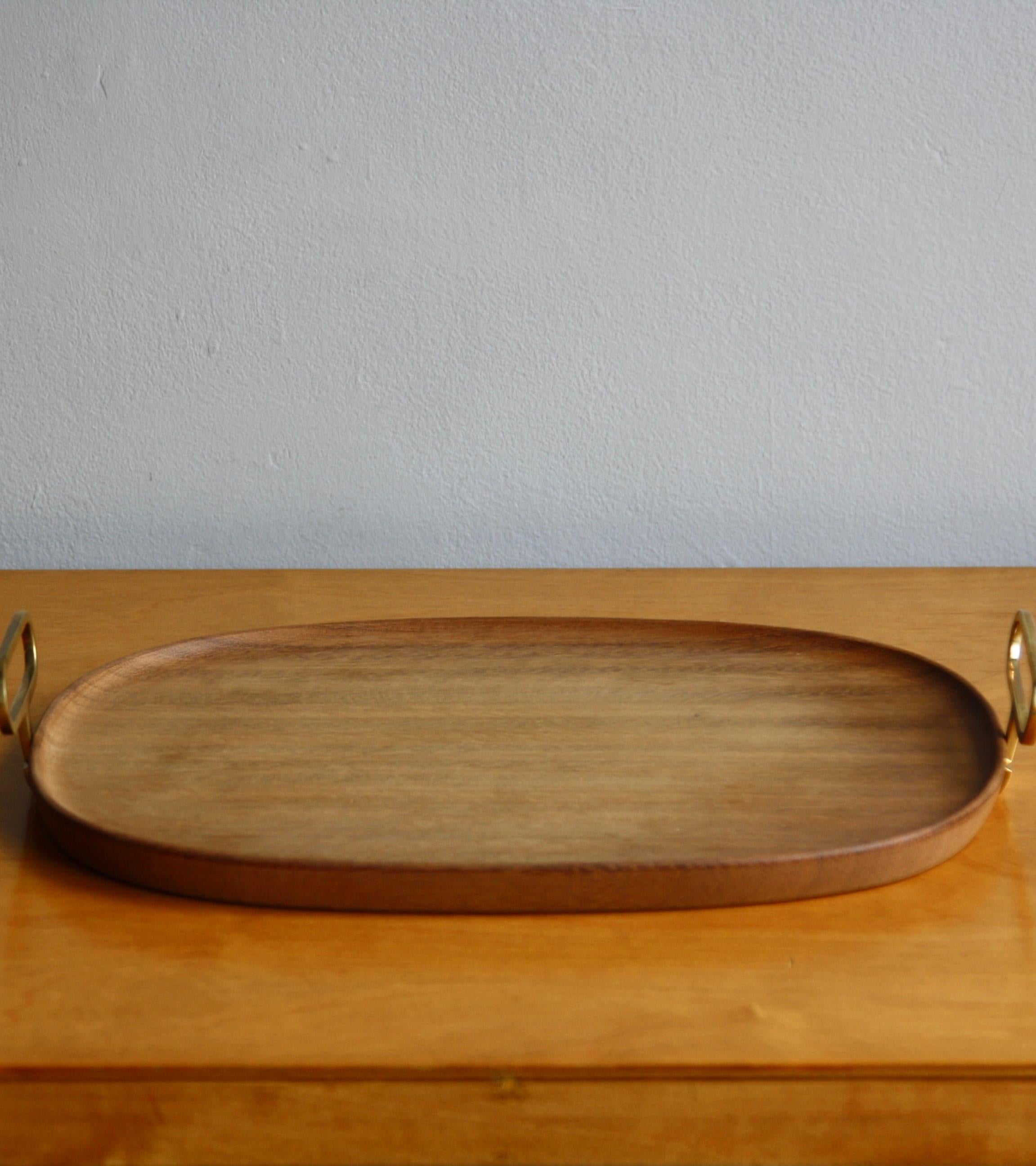Mid-Century Modern Large Walnut Oval Tray with Brass Handles Made by Carl Auböck