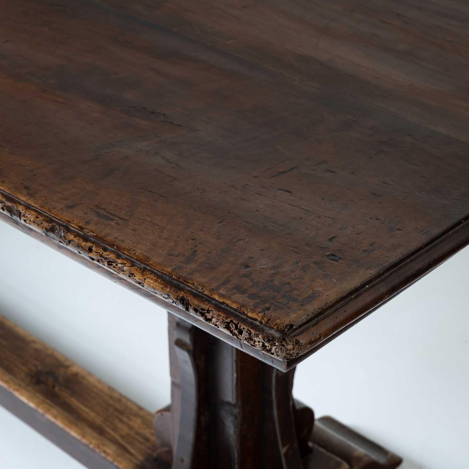 XVIIIe siècle et antérieur Grande table de réfectoire en noyer, Italie, XVIIIe siècle en vente