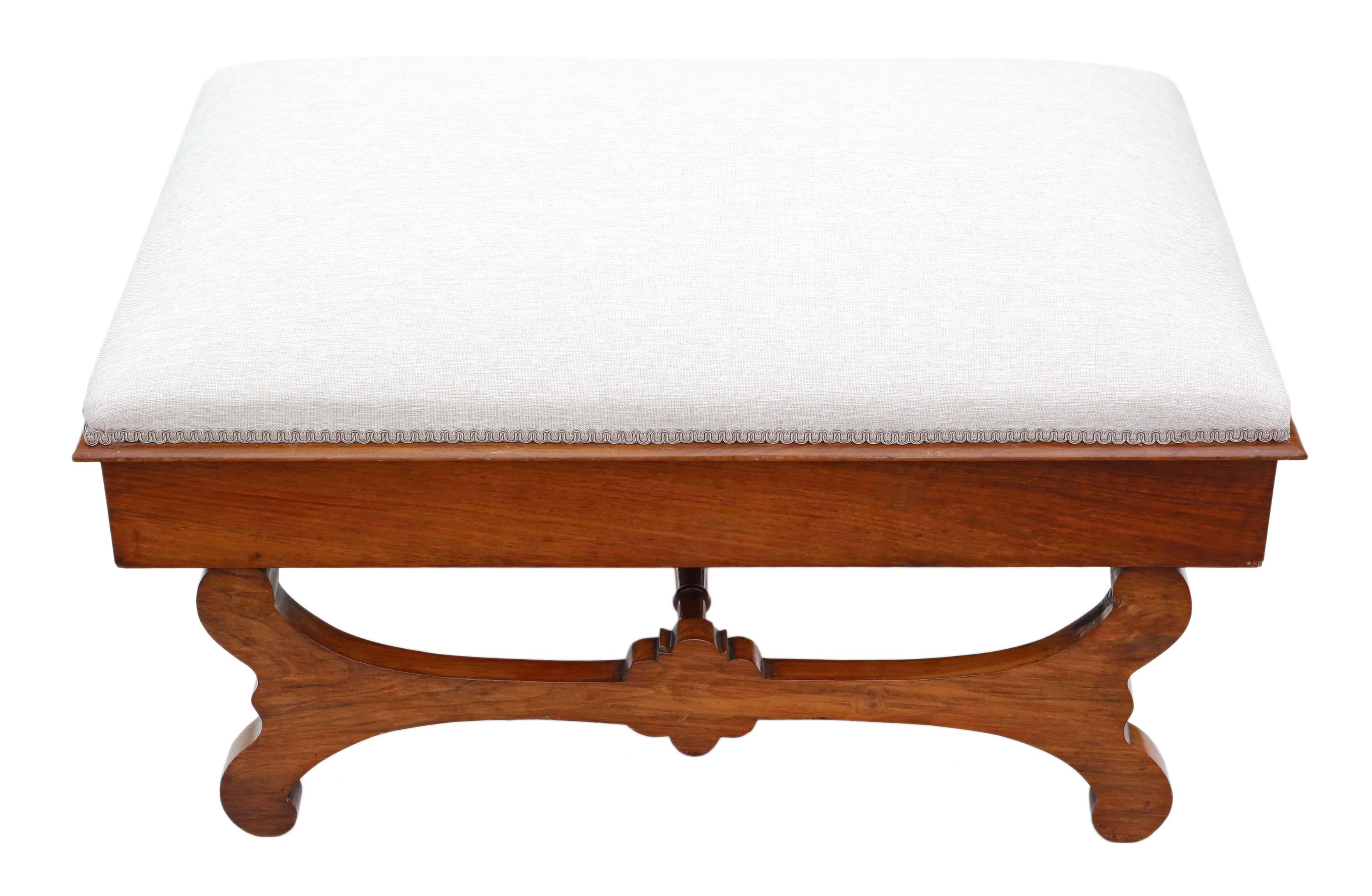 Grande chaise ottomane victorienne en noyer avec cadre en forme de X en vente 1