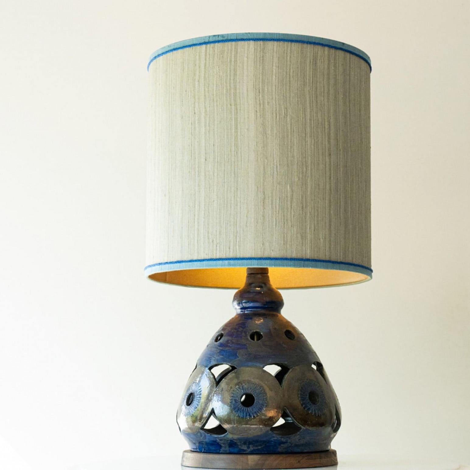 Francese Lampada da tavolo grande in Wood Wood, paralume nuovo di R. Houben, 1970 in vendita