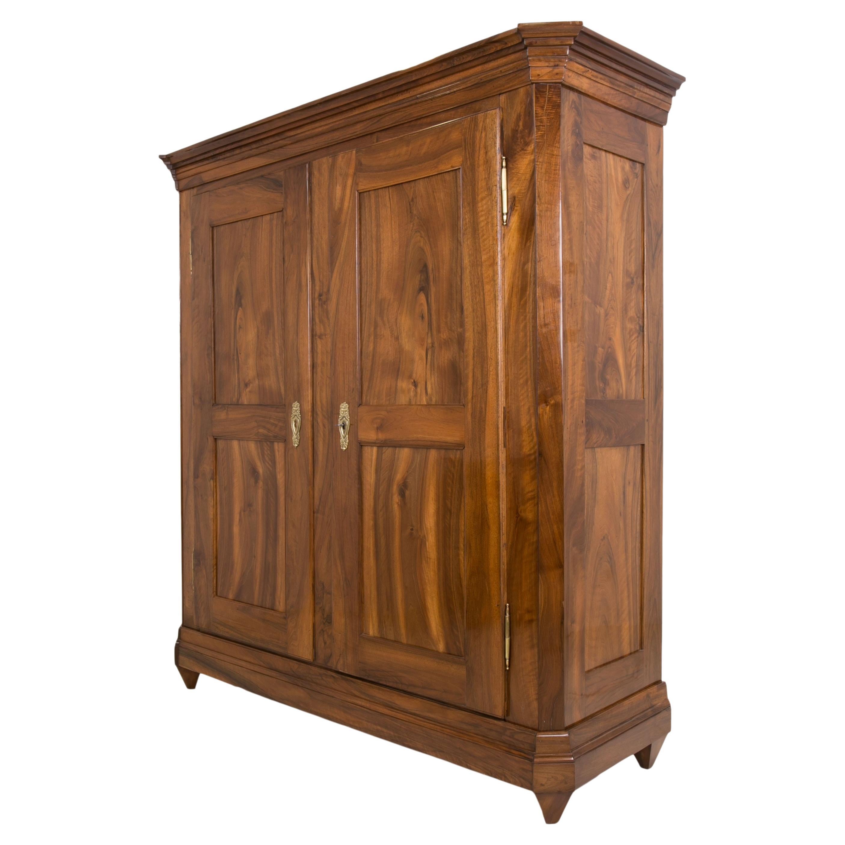 Large Wardrobe in Solid Walnut Wood, Germany, Early 19th Century For Sale