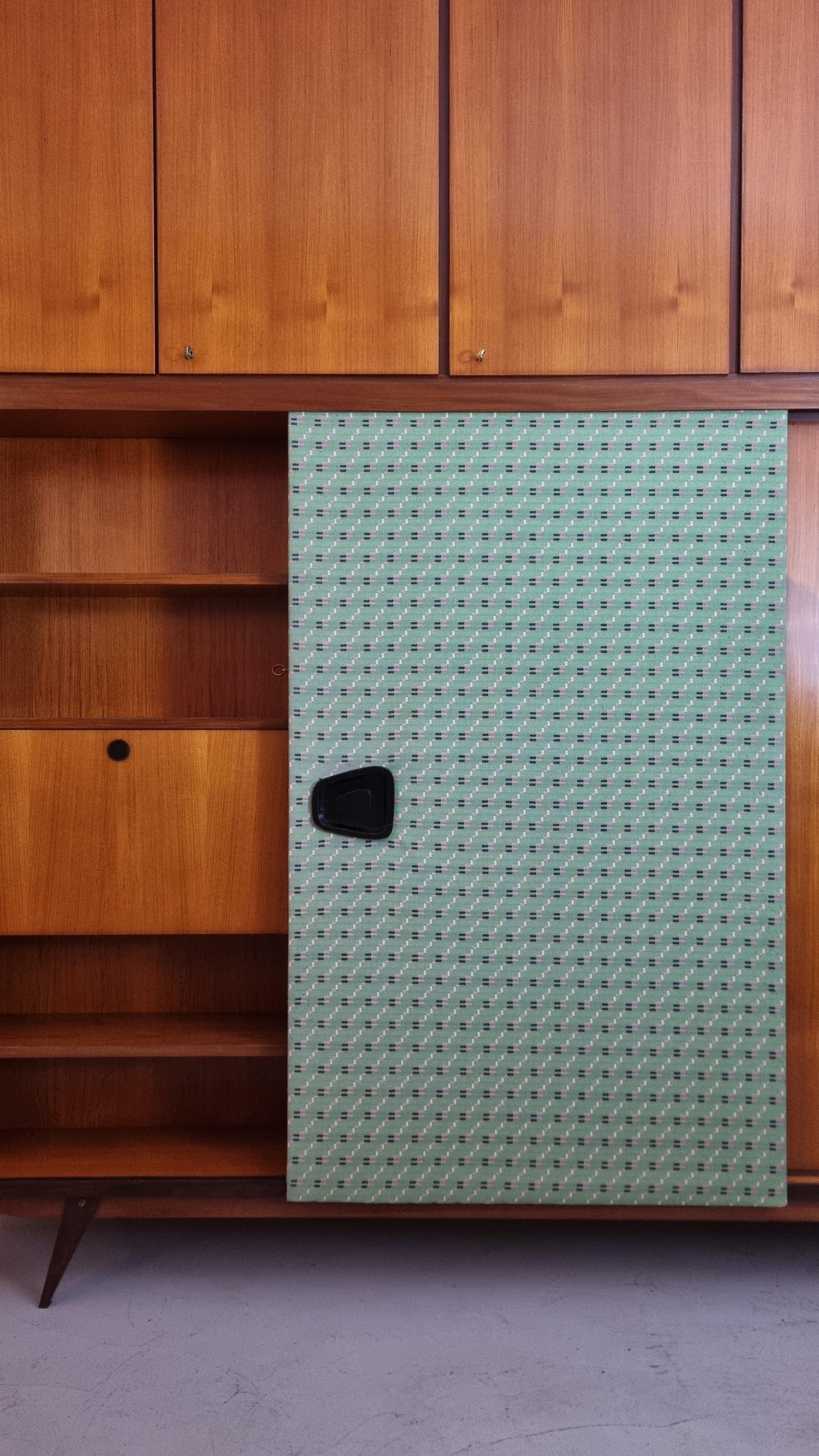 Large wardrobe unit attributed to Gio Ponti  1950s. in vendita 8