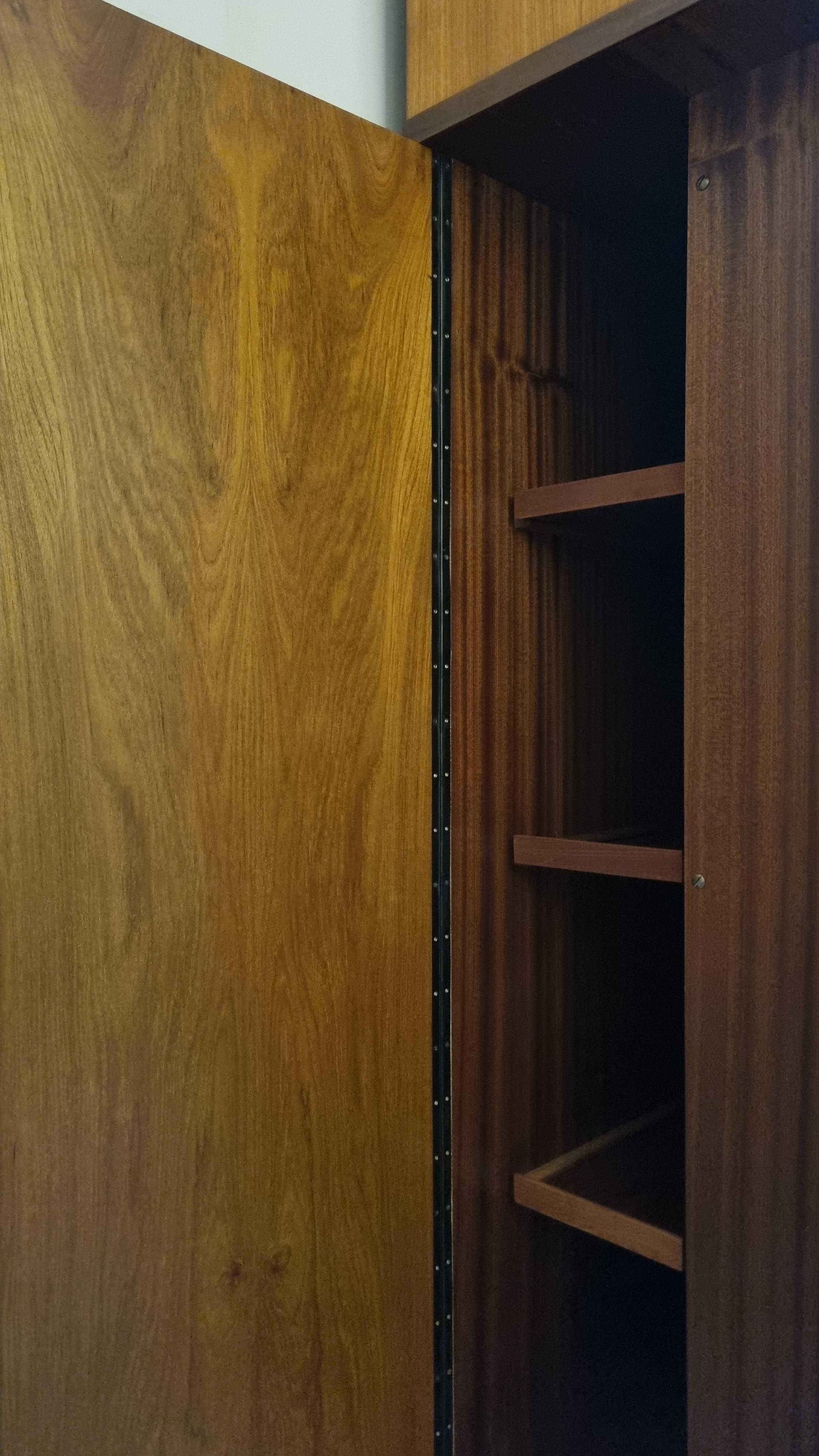 Large wardrobe unit attributed to Gio Ponti  1950s. in vendita 12