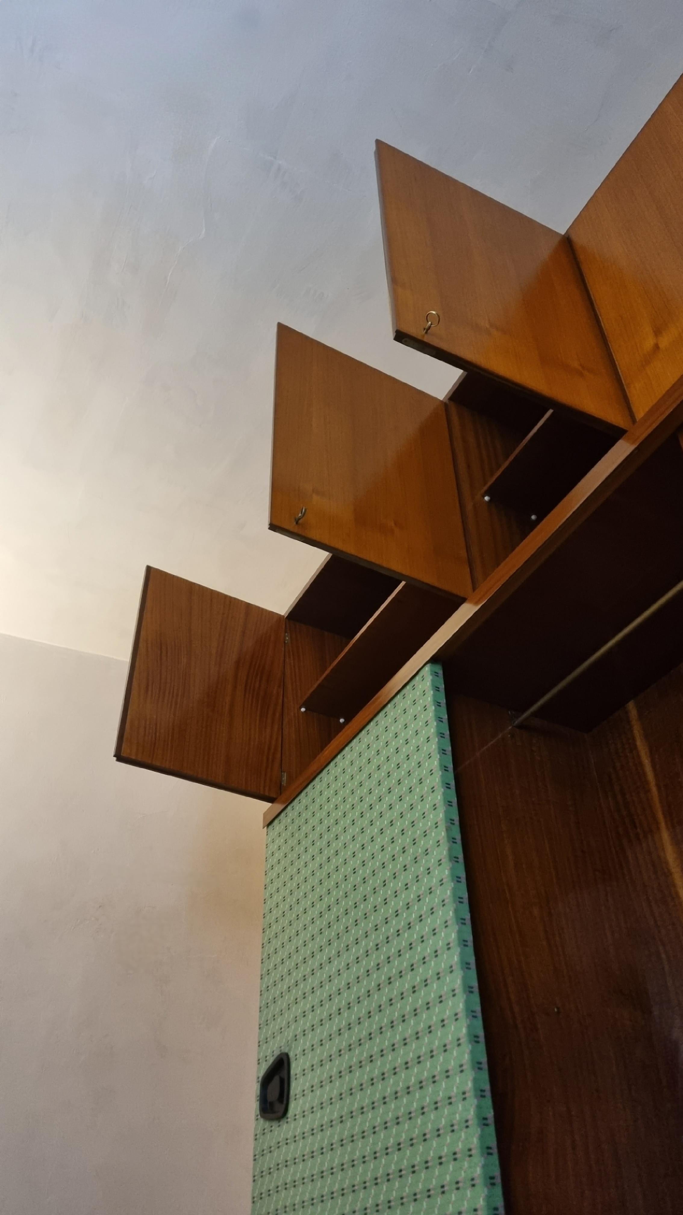 Large wardrobe unit attributed to Gio Ponti  1950s. In condizioni ottime in vendita a Arezzo, Italy