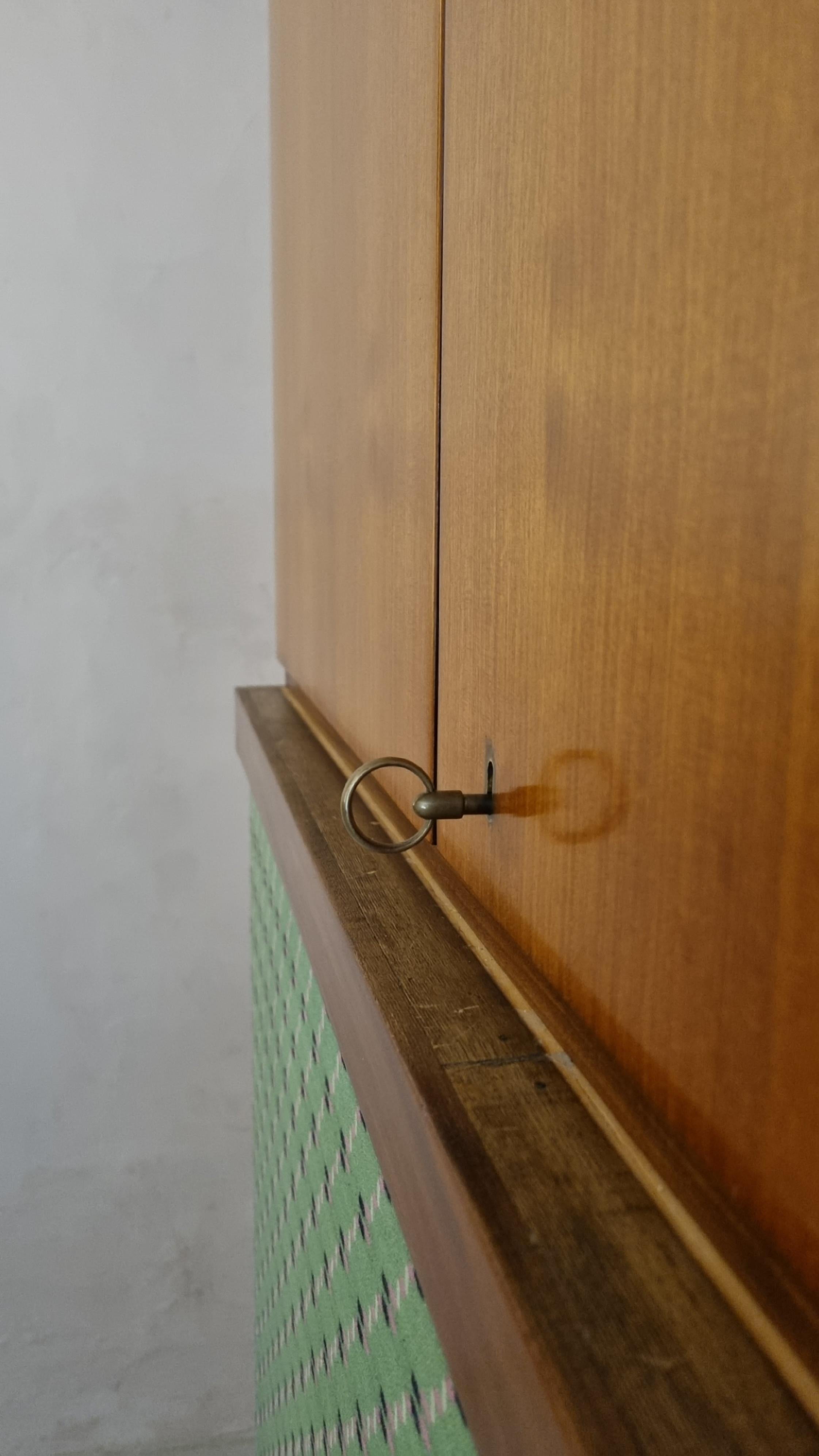 Large wardrobe unit attributed to Gio Ponti  1950s. in vendita 1