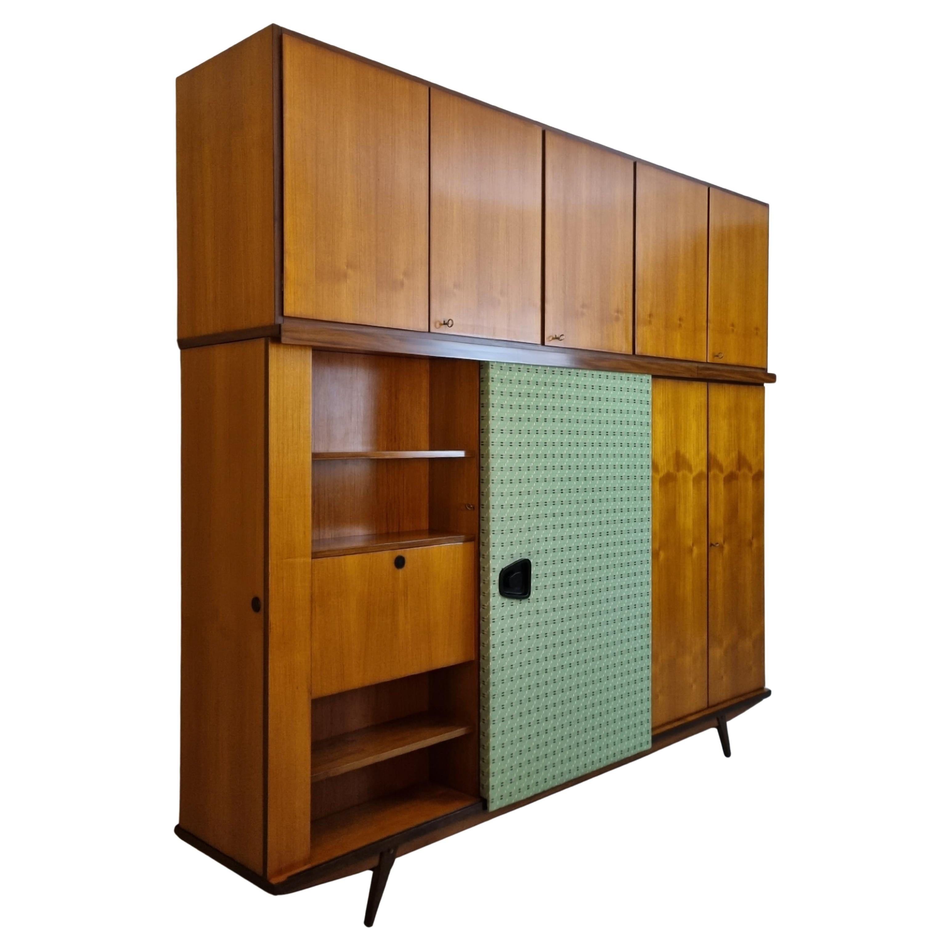 Large wardrobe unit attributed to Gio Ponti  1950s. in vendita