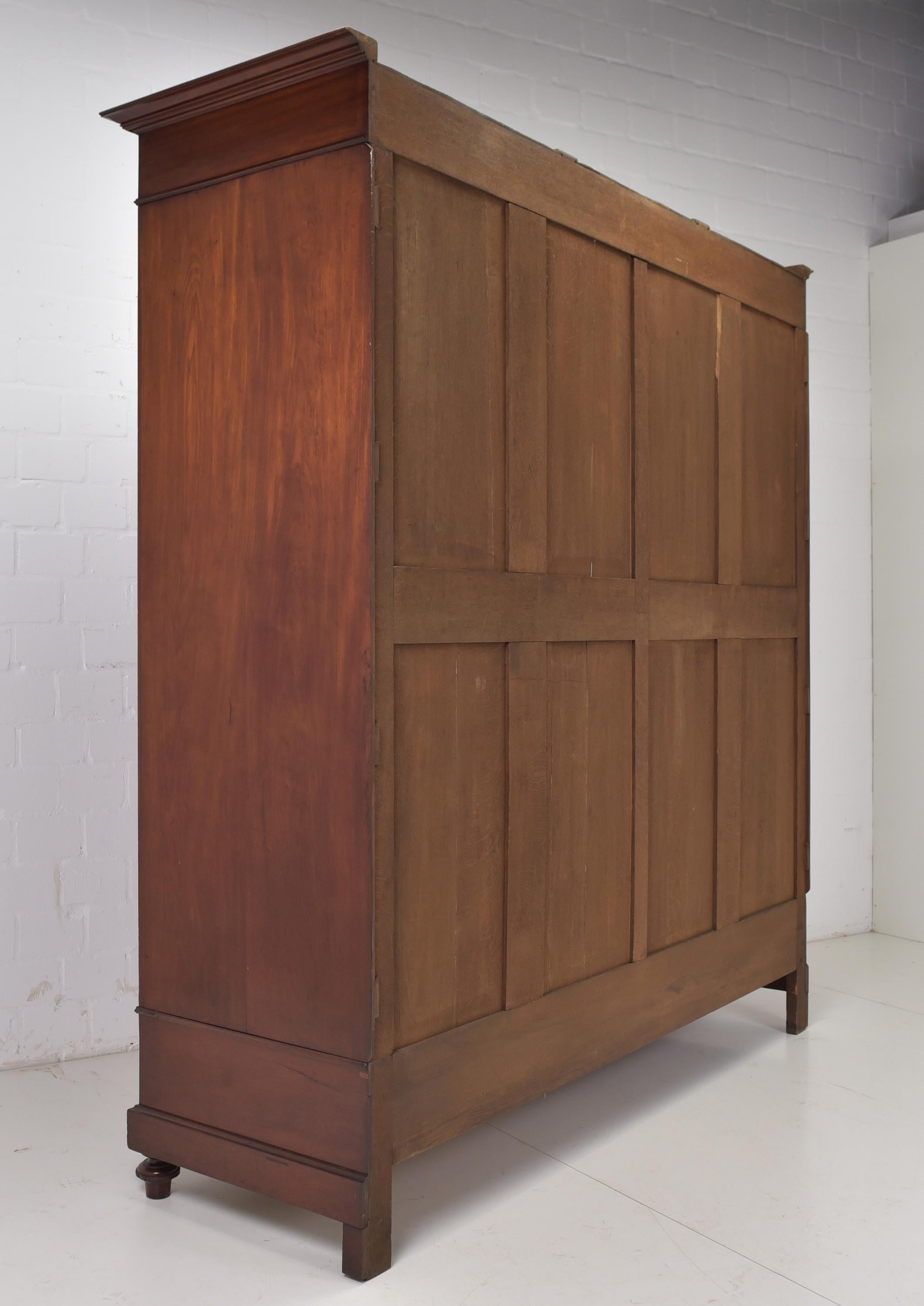 Large Wardrobe with Four-Door Bar and Shelves in Mahogany, 1880 7