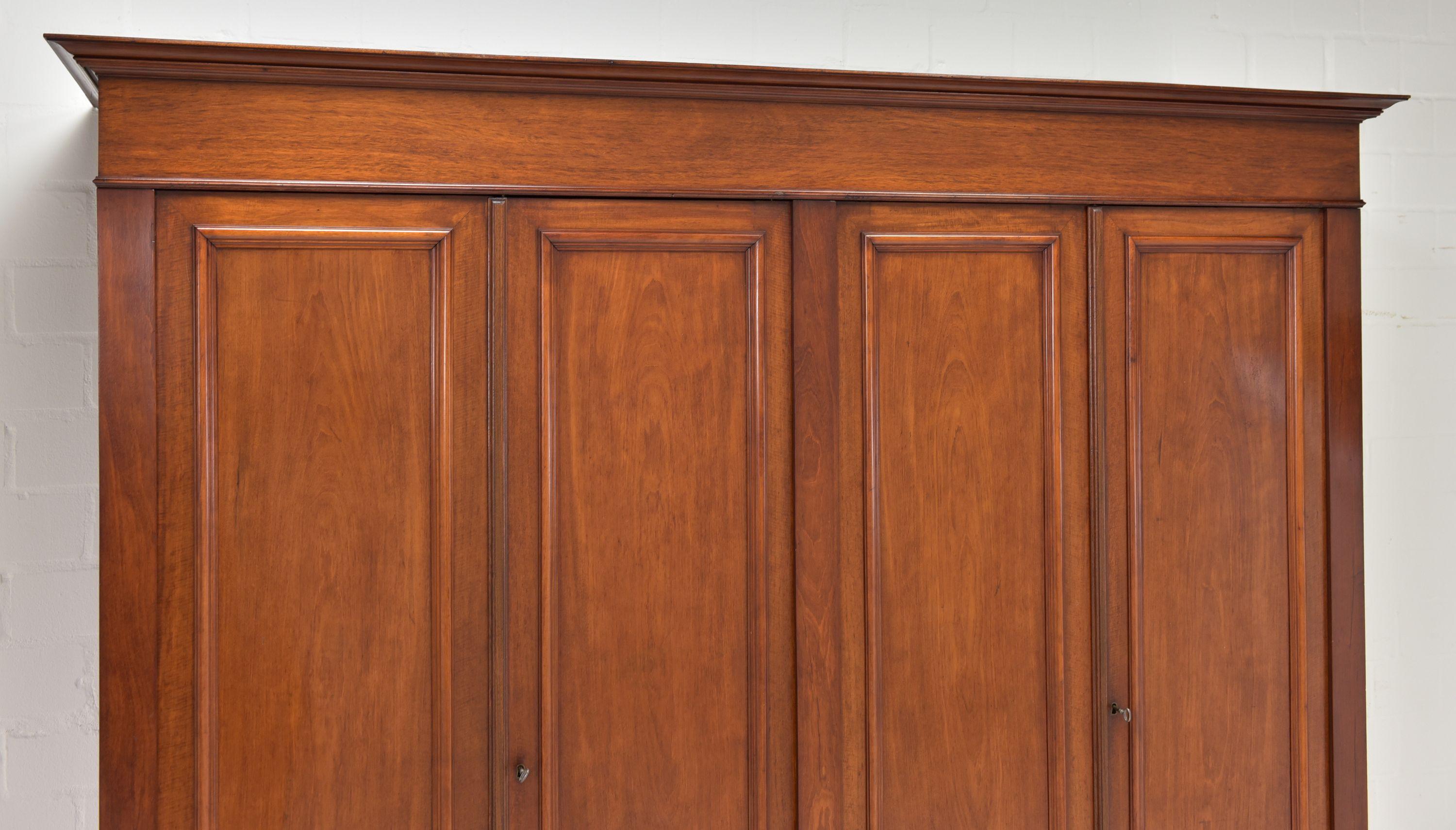 Large Wardrobe with Four-Door Bar and Shelves in Mahogany, 1880 4