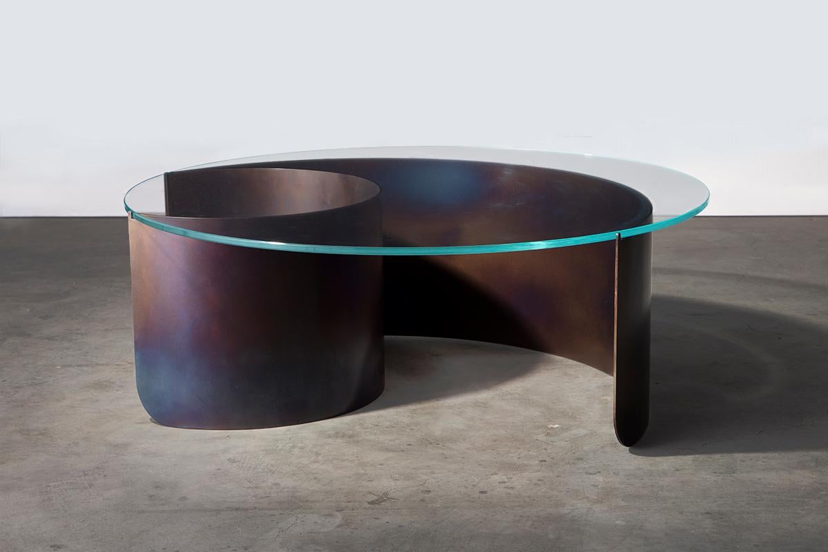 Large Wave Coffee Table in Contemporary Heat Tempered Steel and Starphire Glass In New Condition For Sale In Brooklyn, NY