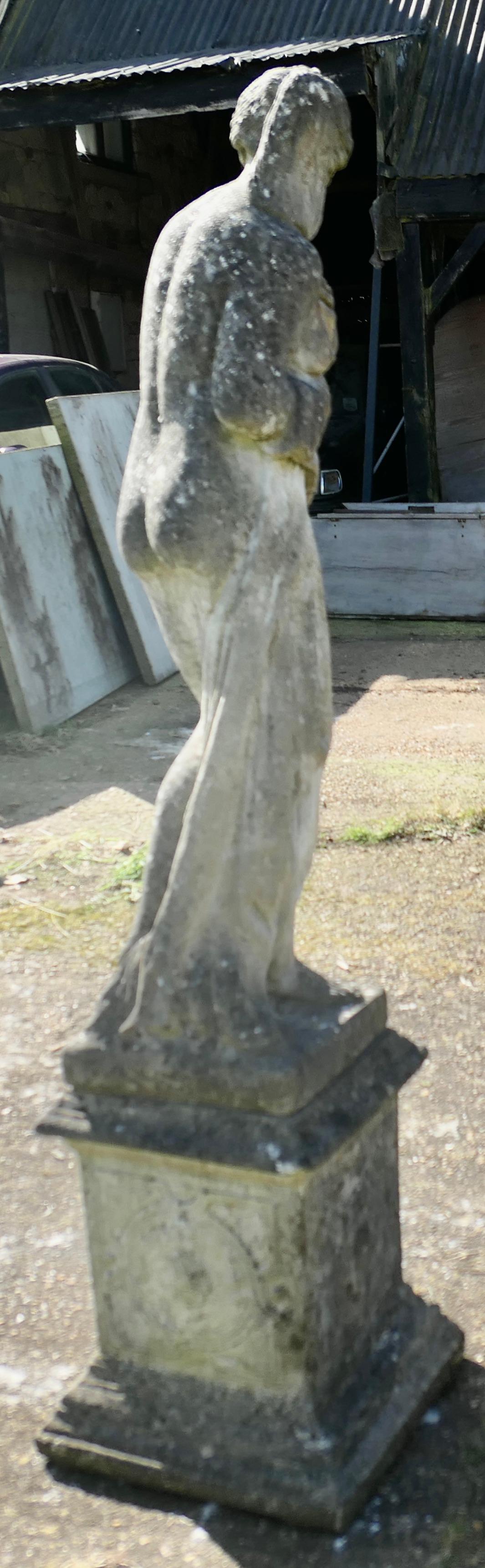 Grande statue de jardin de Vénus  Grande statue de Vénus en vente 3