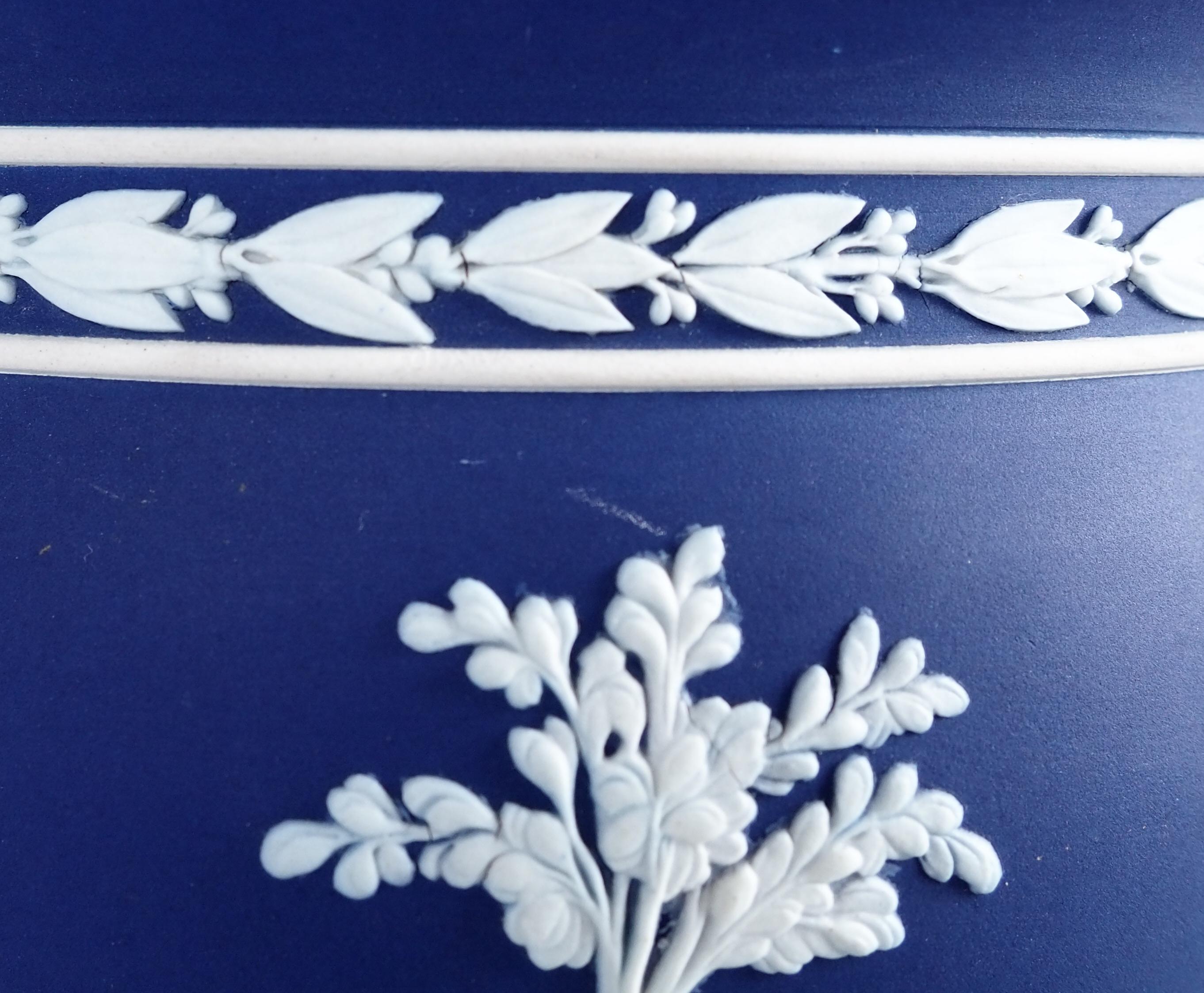 Large Wedgwood blue jasperware cachepot, 19th century 9