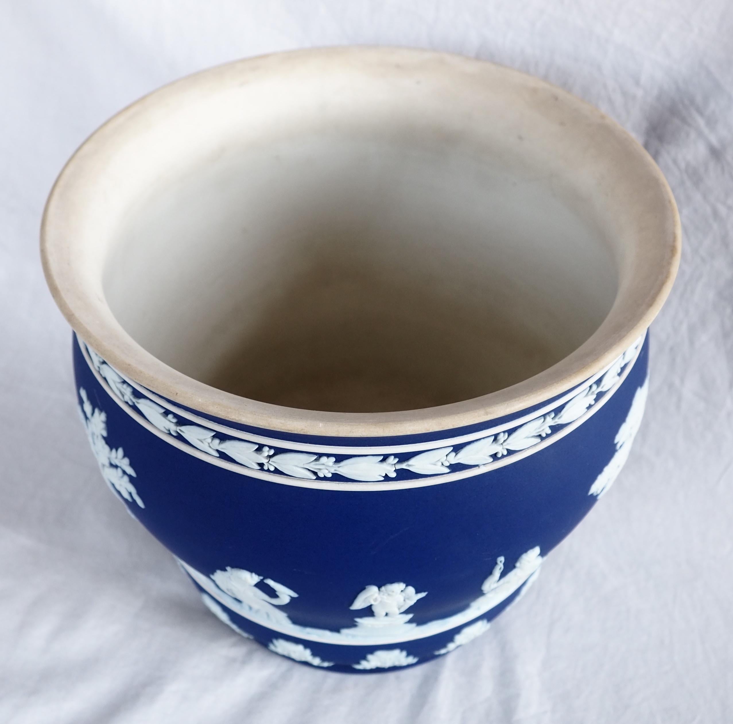 English Large Wedgwood blue jasperware cachepot, 19th century