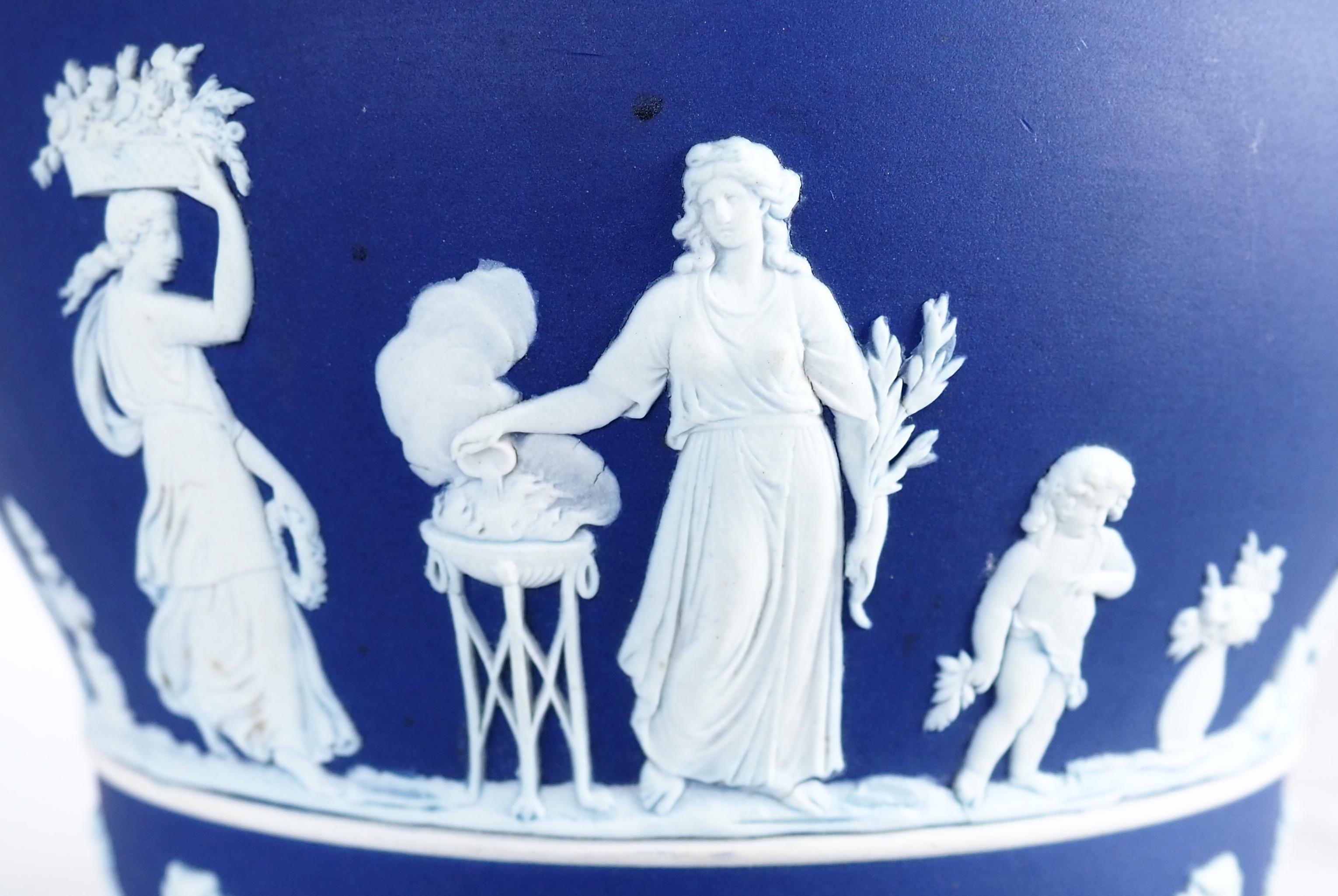Ceramic Large Wedgwood blue jasperware cachepot, 19th century