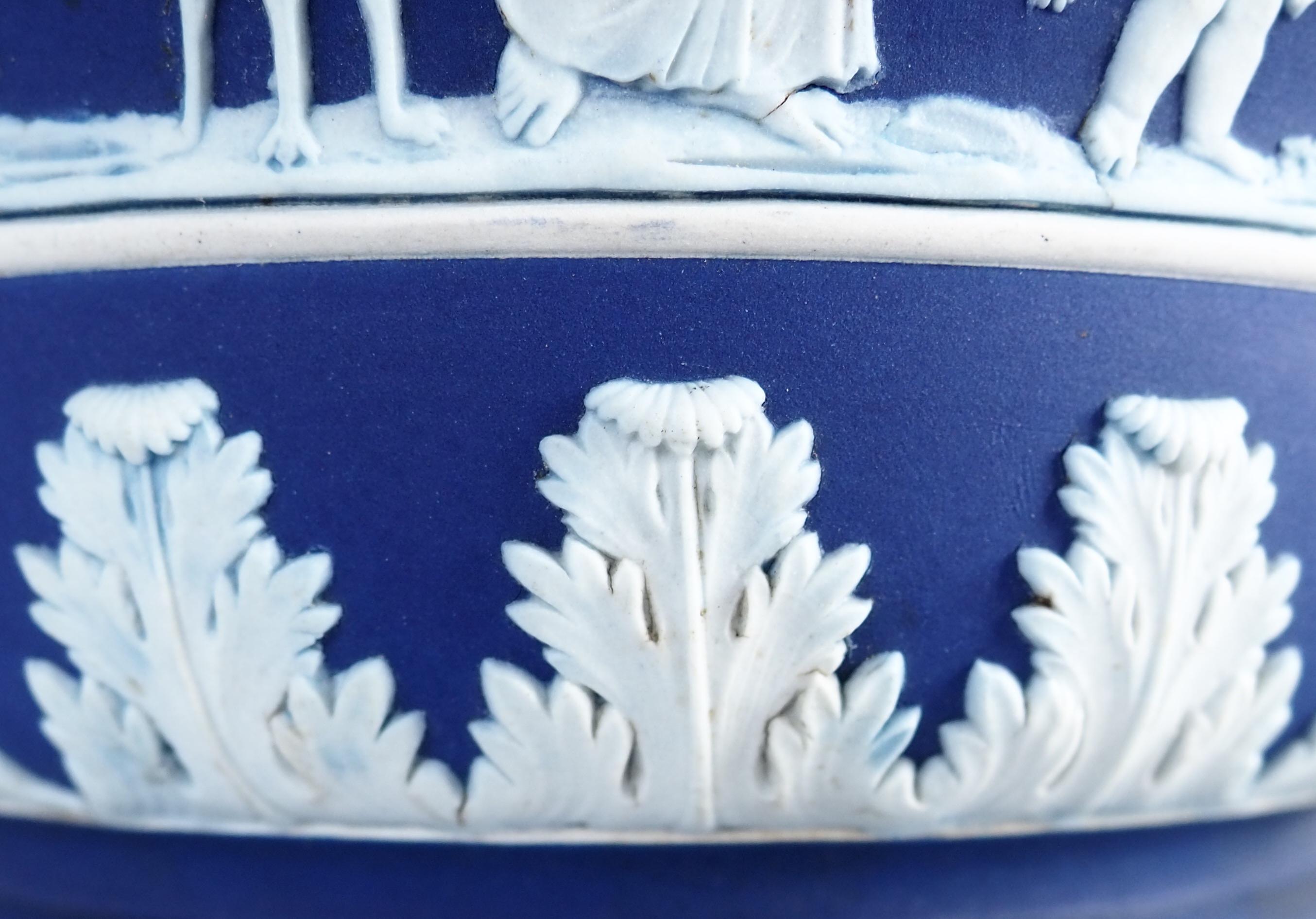 Large Wedgwood blue jasperware cachepot, 19th century 1