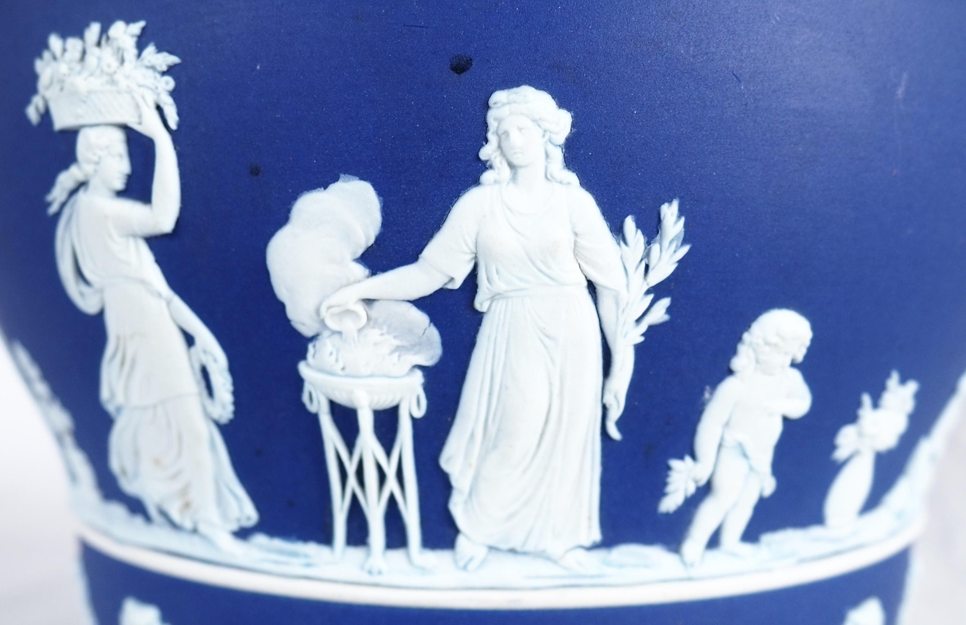 Large Wedgwood blue jasperware cachepot, 19th century 2