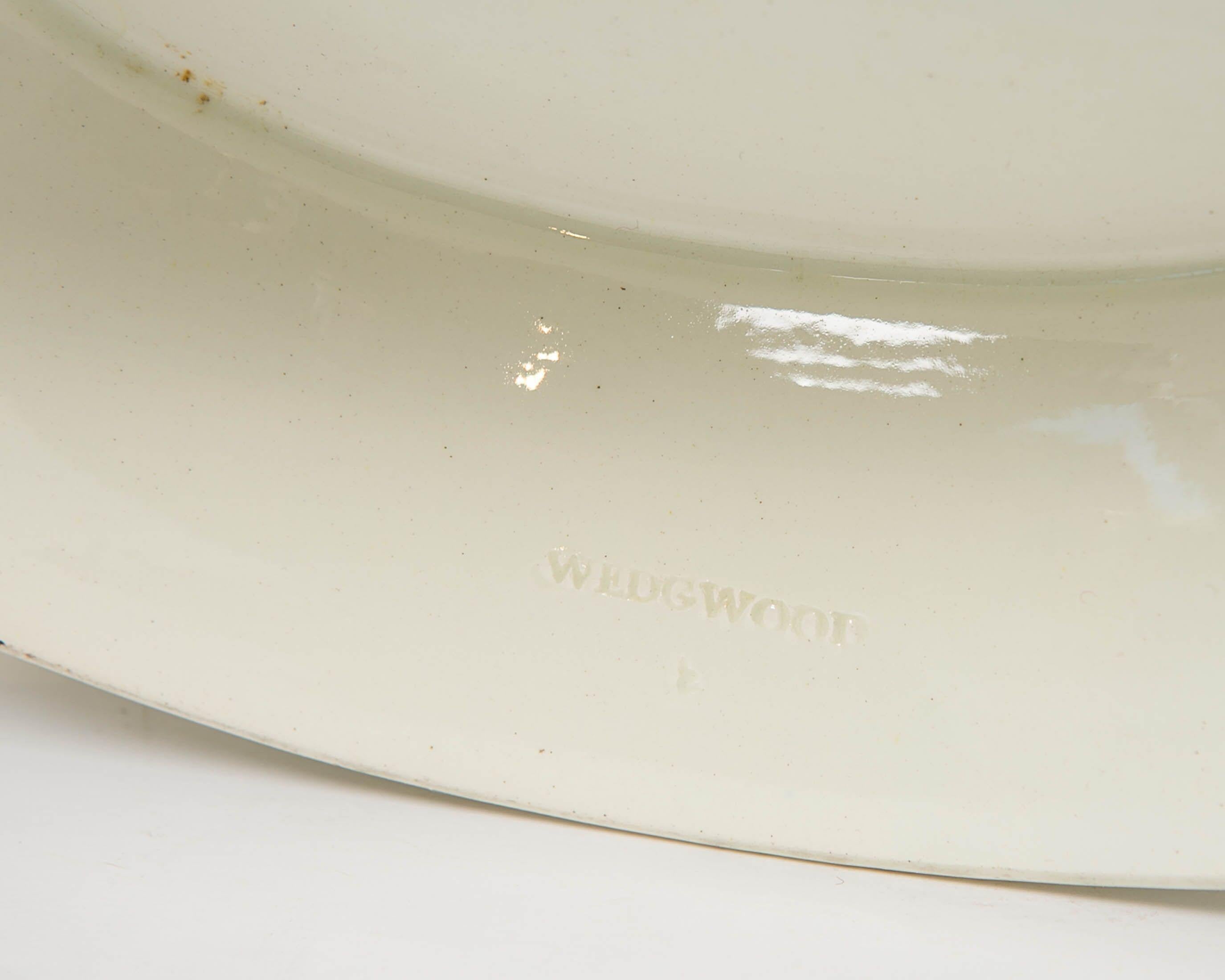 Large Wedgwood Creamware Soup Tureen Made in England, circa 1820 1