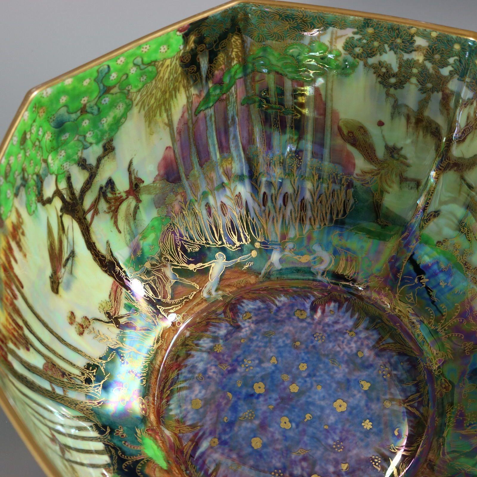 Gran cuenco octogonal Dana de Wedgwood Fairyland Lustre principios del siglo XX en venta