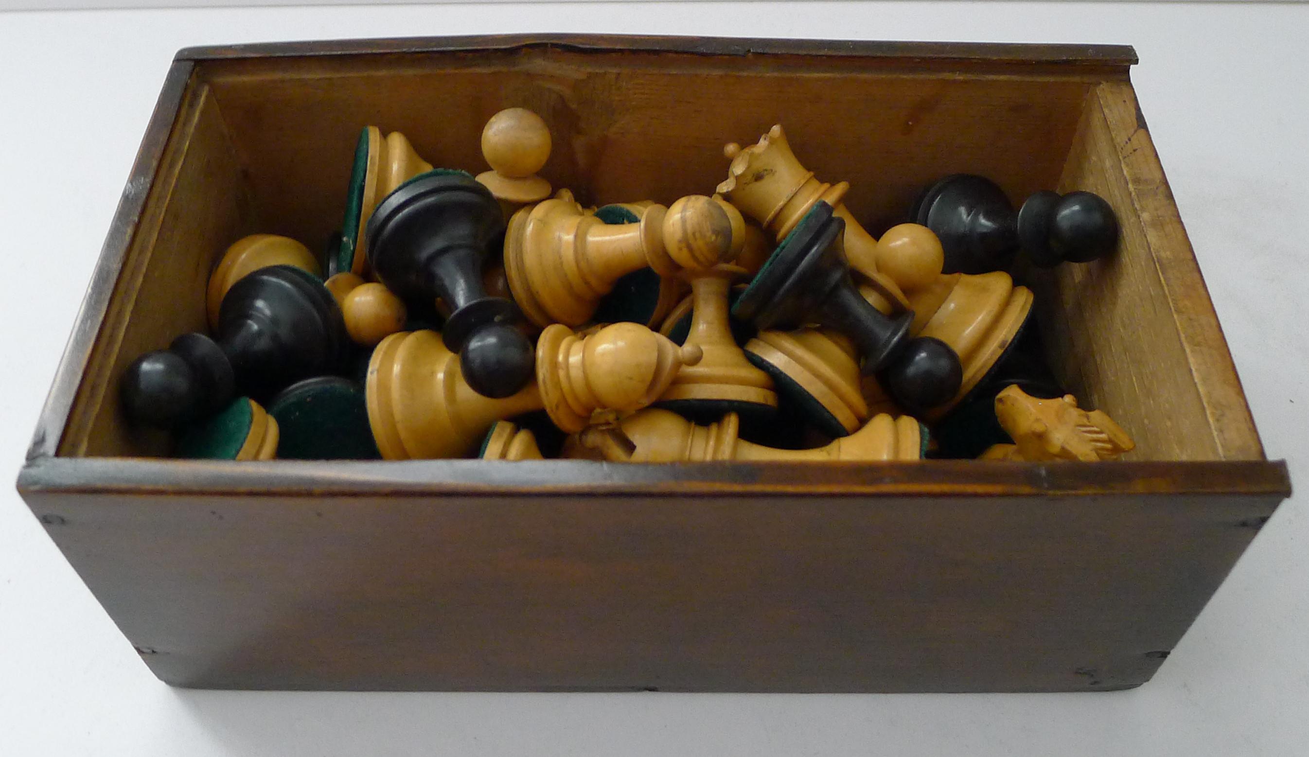 Large Weighted Boxwood Chess Set by Benetfink, Cheapside, London c.1900 For Sale 4