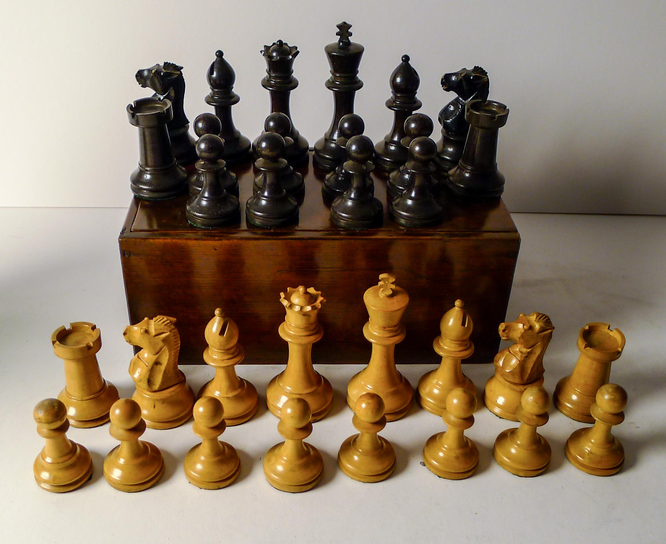 Large Weighted Boxwood Chess Set by Benetfink, Cheapside, London c.1900 For Sale 3