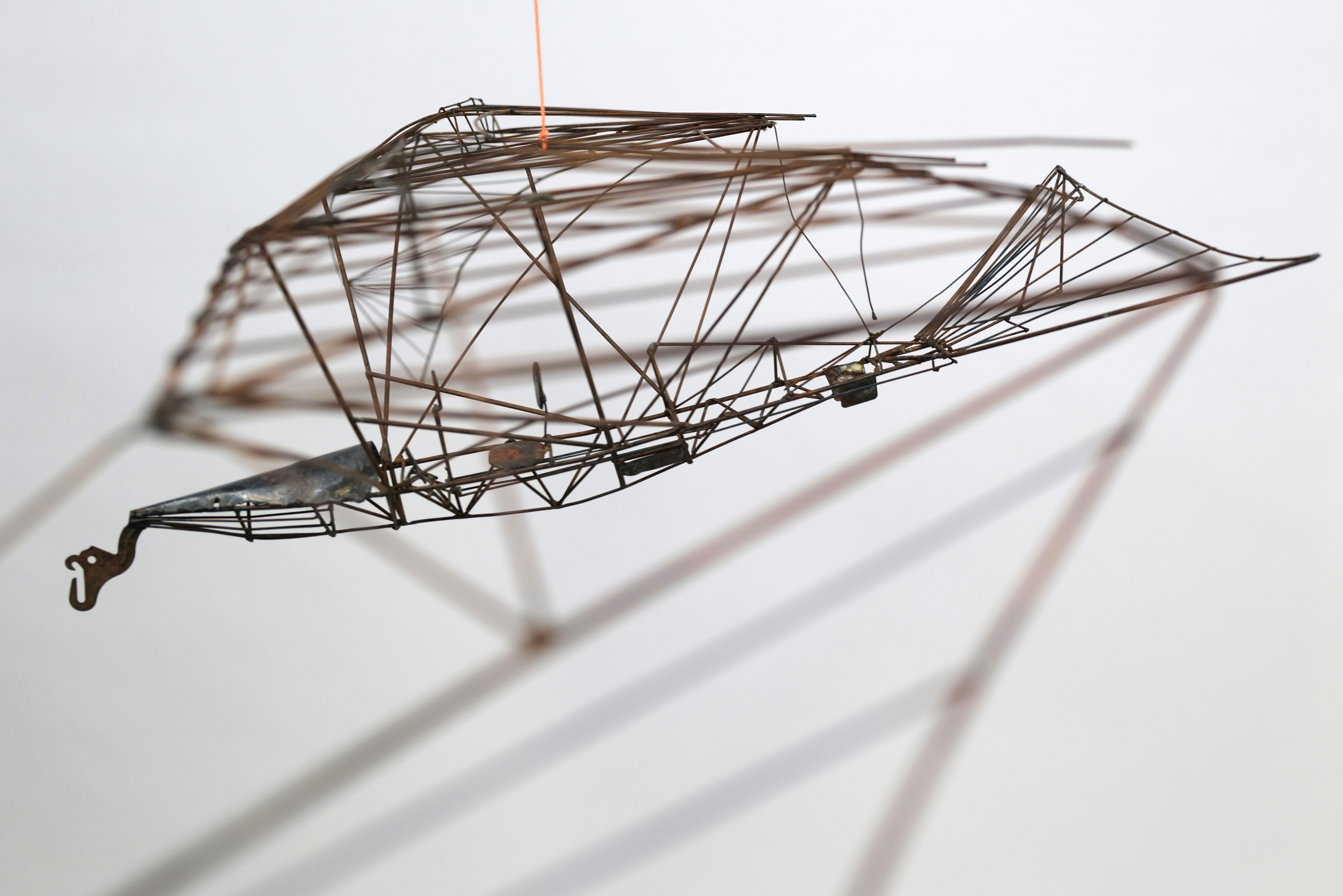 Scultura di aeroplano in filo metallico saldato di grandi dimensioni 5