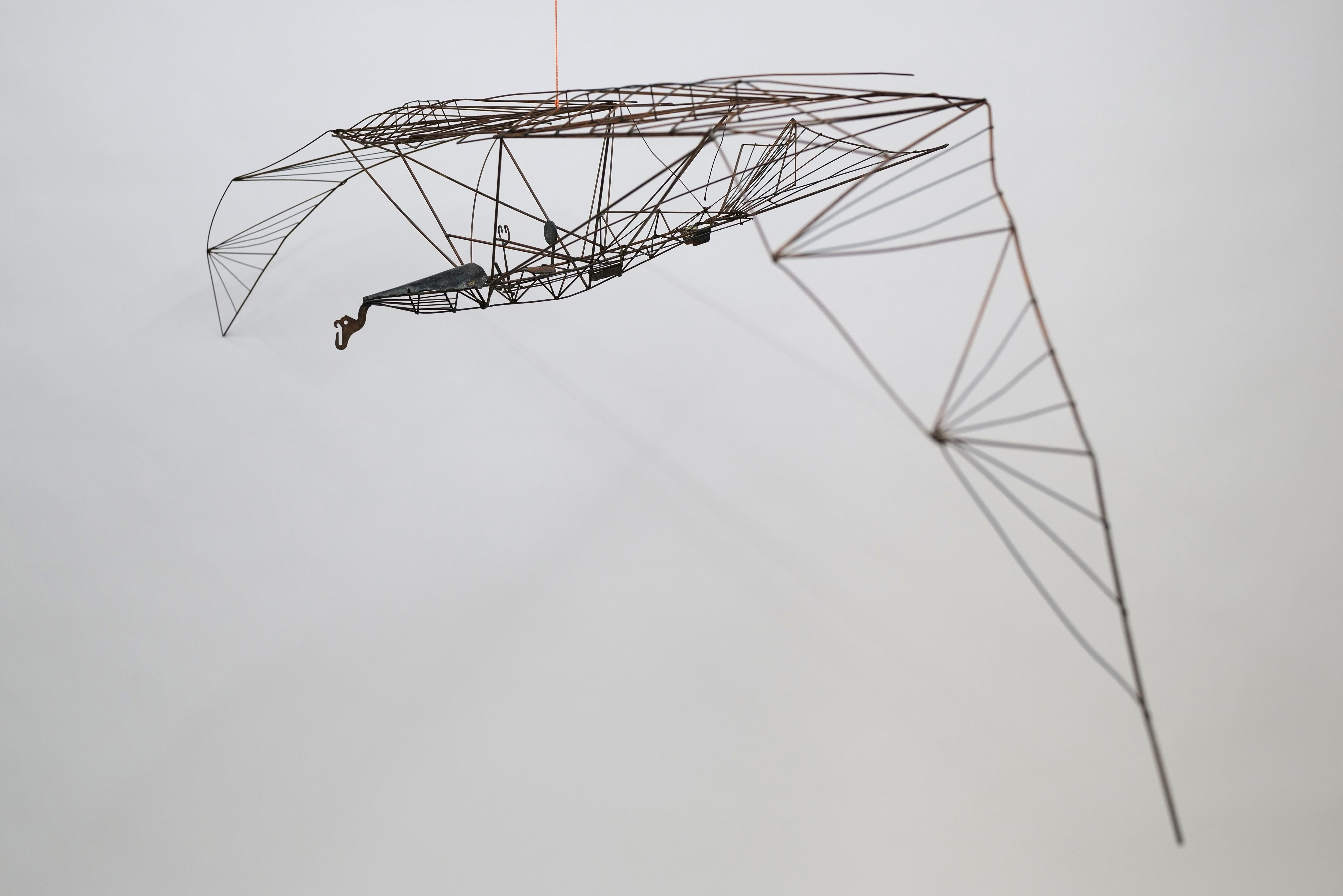 XX secolo Scultura di aeroplano in filo metallico saldato di grandi dimensioni