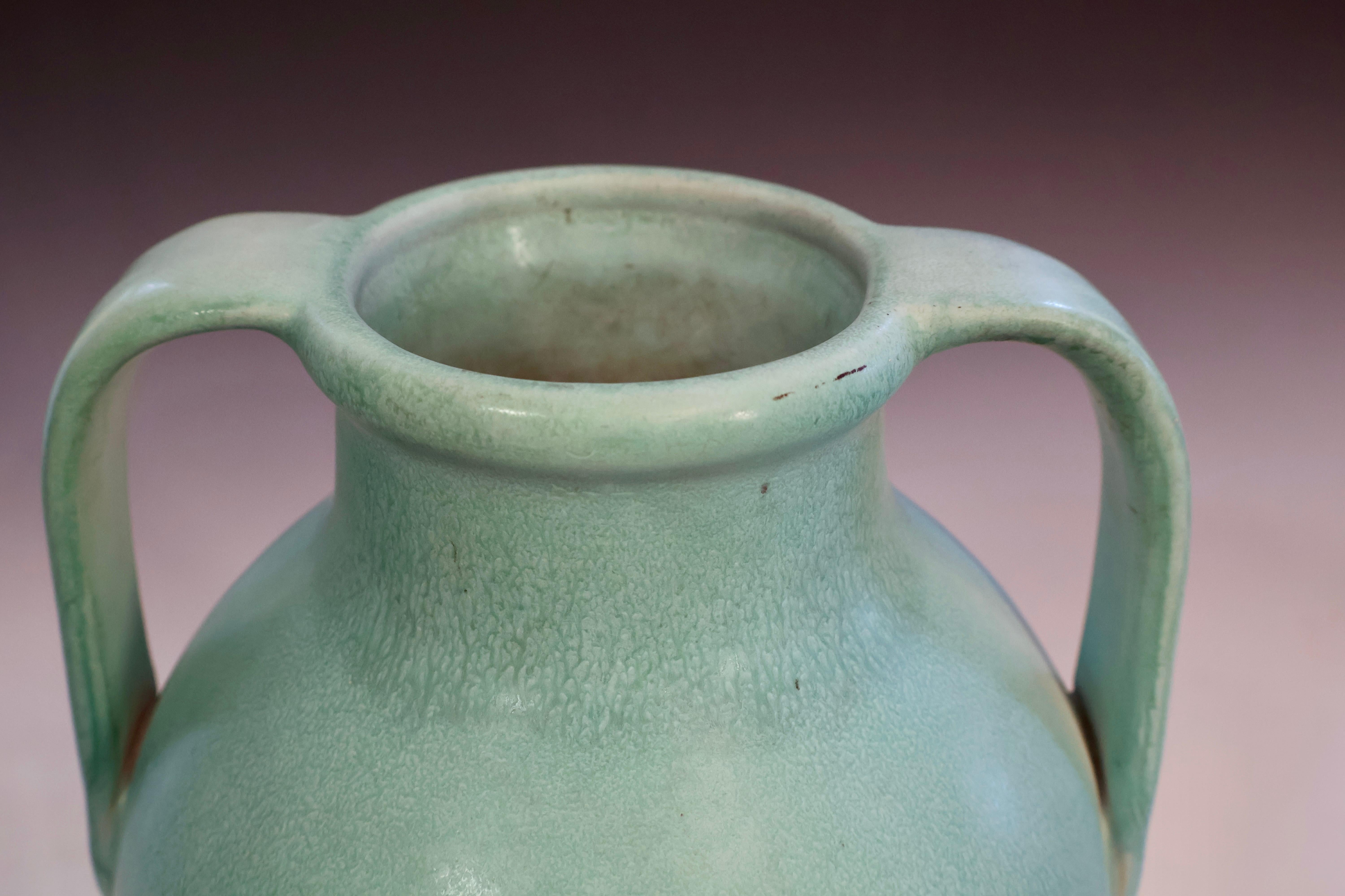 Large Weller Evergreen Pottery Vase Satin Matt Green Arts & Crafts Stoin For Sale 1