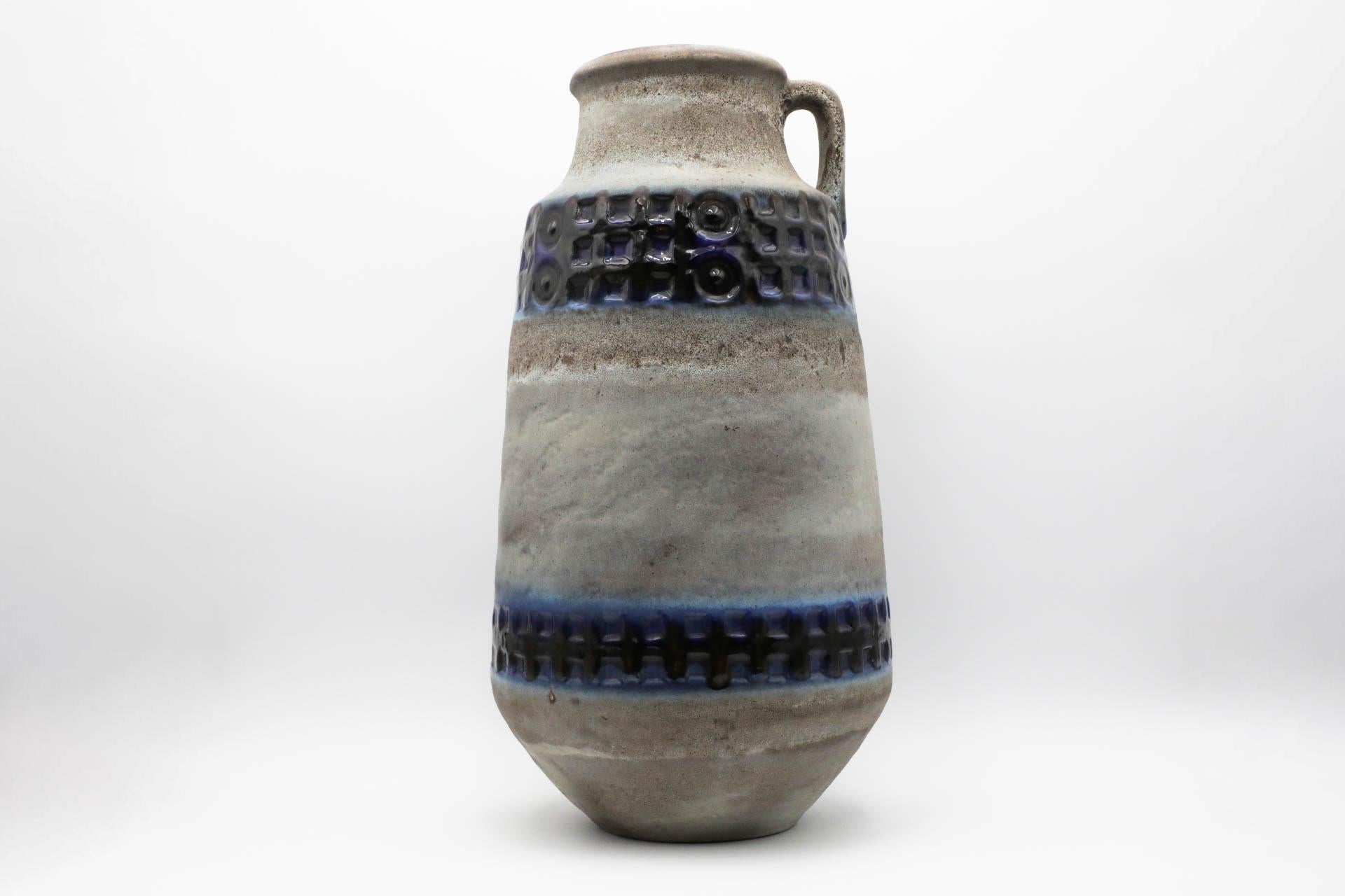 Große Westdeutsche hellgraue und blaue Bodenvase (Moderne der Mitte des Jahrhunderts) im Angebot