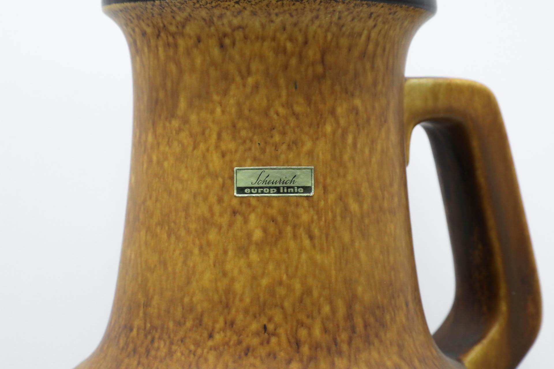 Grand vase Scheurich d'Allemagne de l'Ouest avec poignée en brun avec motif texturé en vente 2