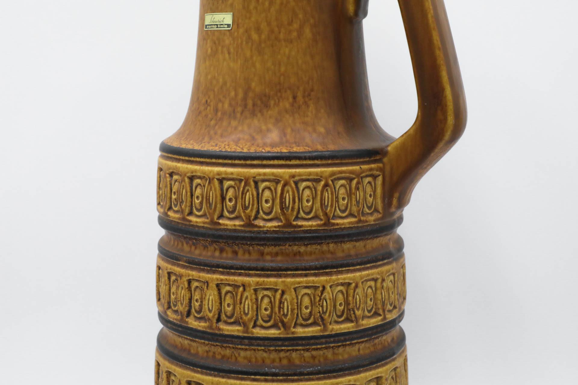Grand vase Scheurich d'Allemagne de l'Ouest avec poignée en brun avec motif texturé en vente 3